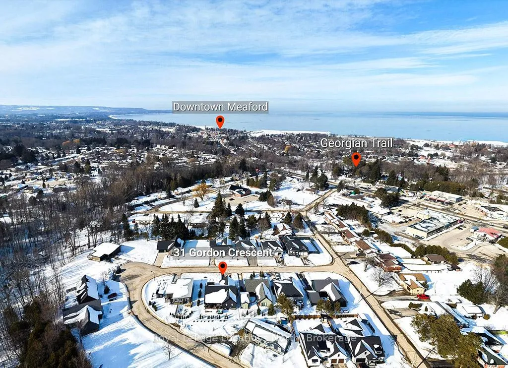 Photo 2 of 31 Gordon Crescent, Meaford — HOMEH