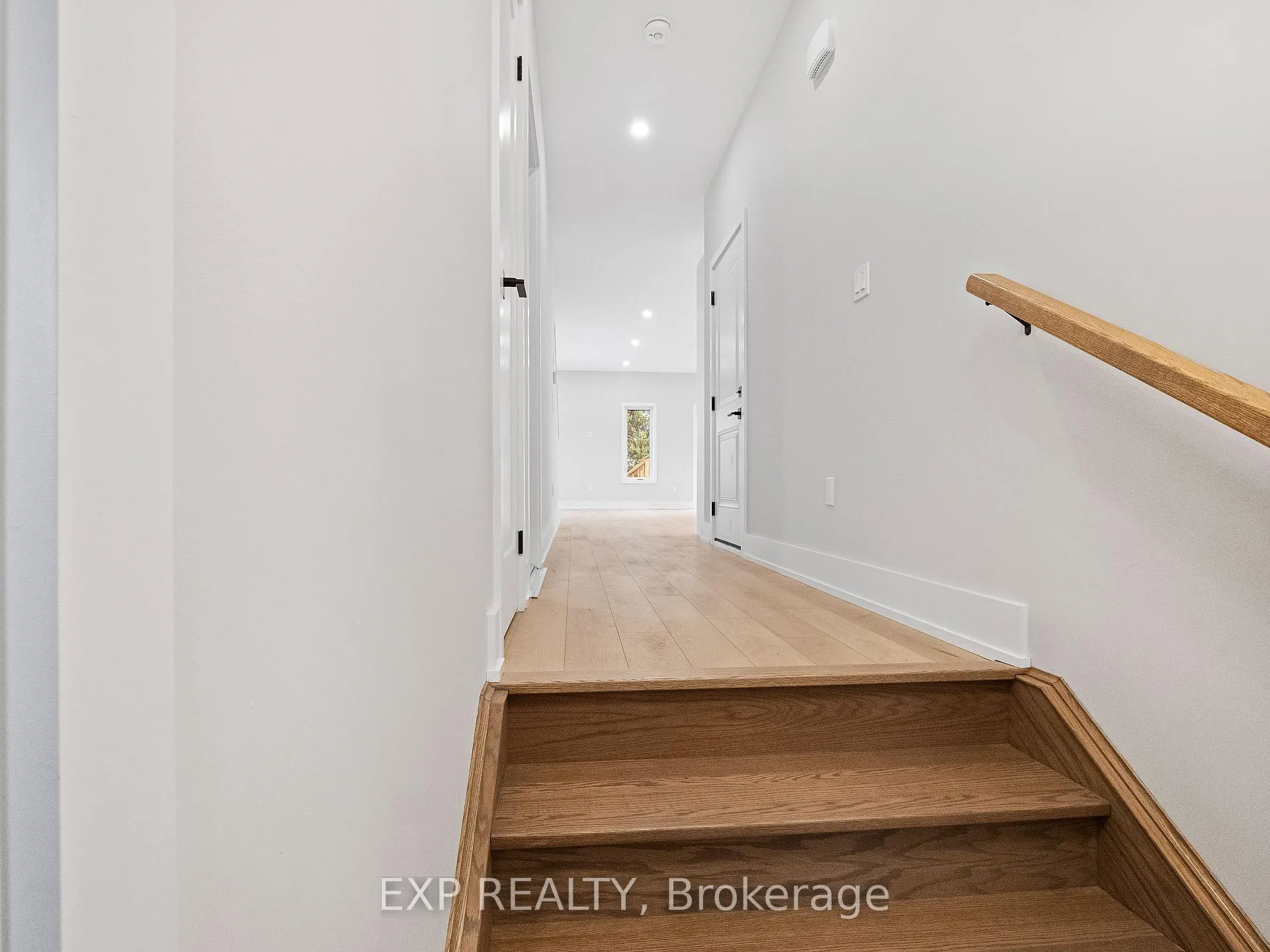 Photo 2 of 1142 Ontario Road, Welland, Lincoln/Crowland — HOMEH
