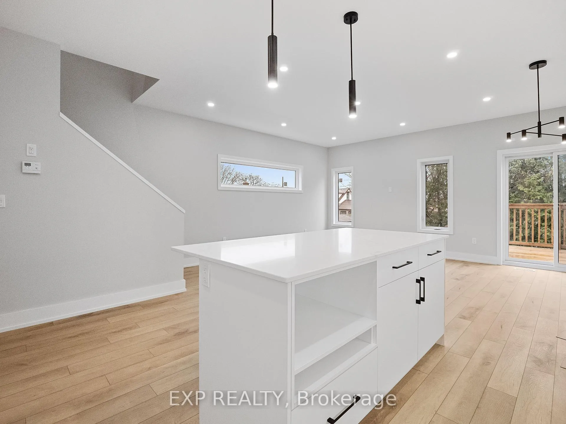 Photo 11 of 1142 Ontario Road, Welland, Lincoln/Crowland — HOMEH