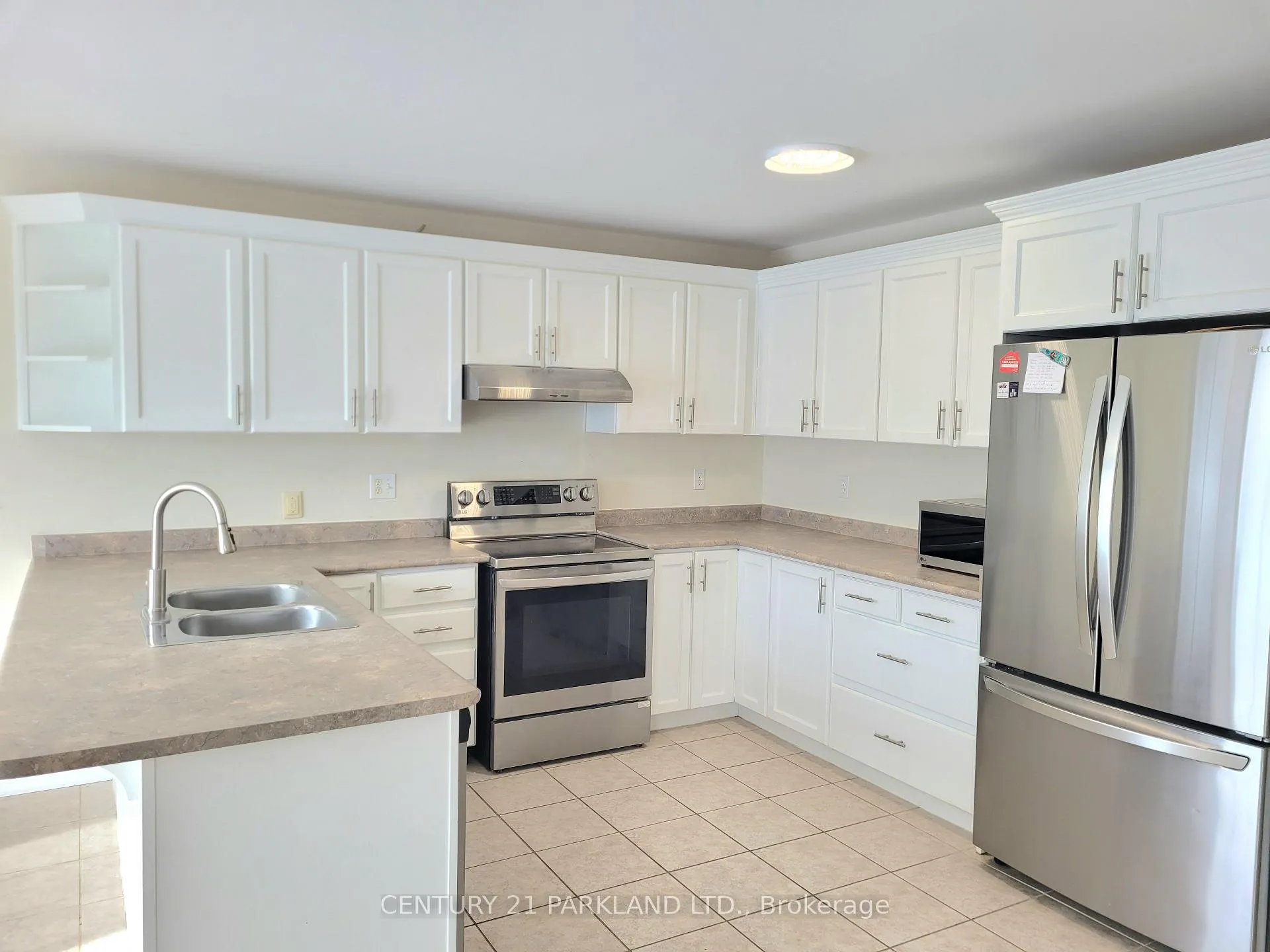 Photo 7 of 27 Ferncroft Drive, Georgina, Keswick North — HOMEH