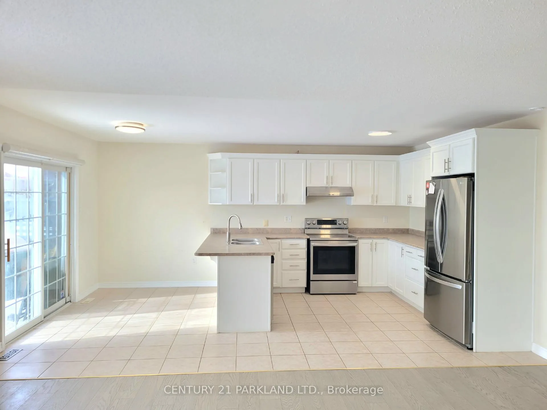 Photo 9 of 27 Ferncroft Drive, Georgina, Keswick North — HOMEH