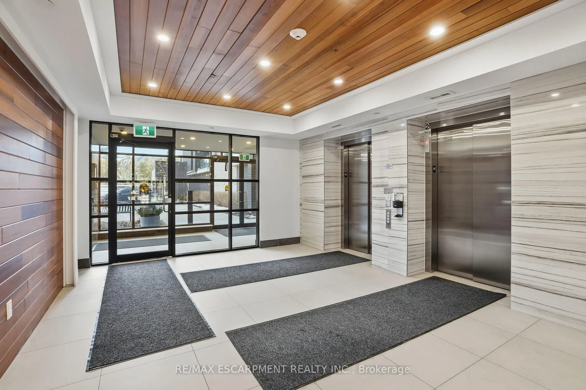 Photo 3 of Unit 618, 320 Plains Road E, Burlington, LaSalle — HOMEH