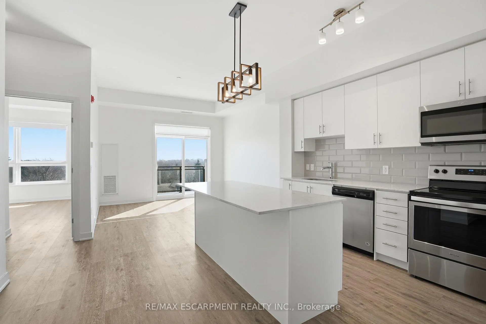 Photo 6 of Unit 618, 320 Plains Road E, Burlington, LaSalle — HOMEH