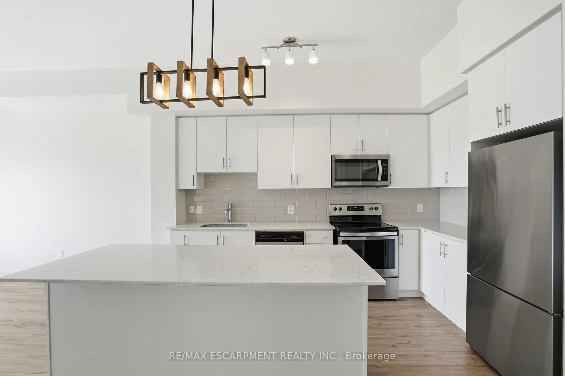 Photo 7 of Unit 618, 320 Plains Road E, Burlington, LaSalle — HOMEH