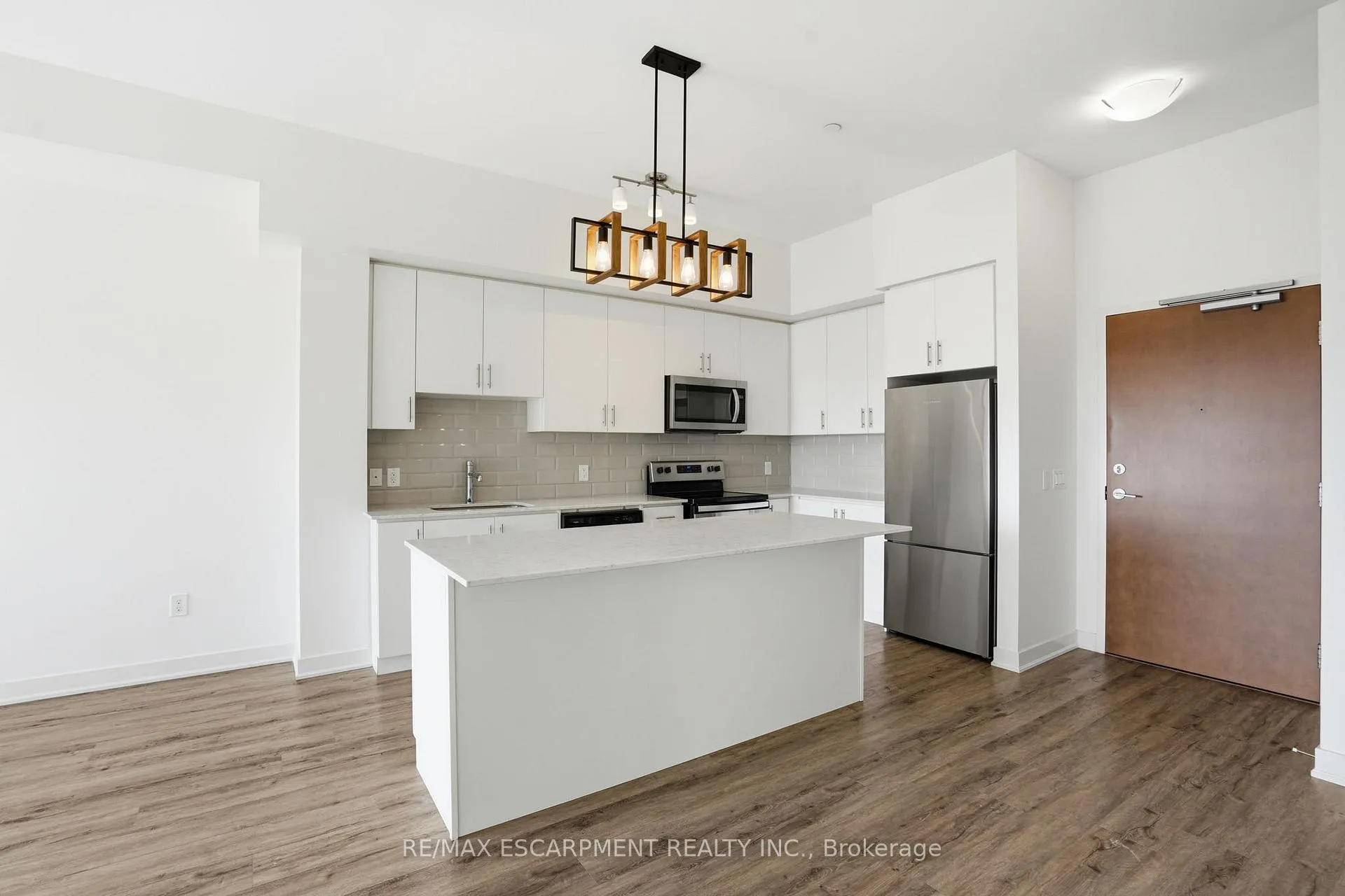 Photo 10 of Unit 618, 320 Plains Road E, Burlington, LaSalle — HOMEH