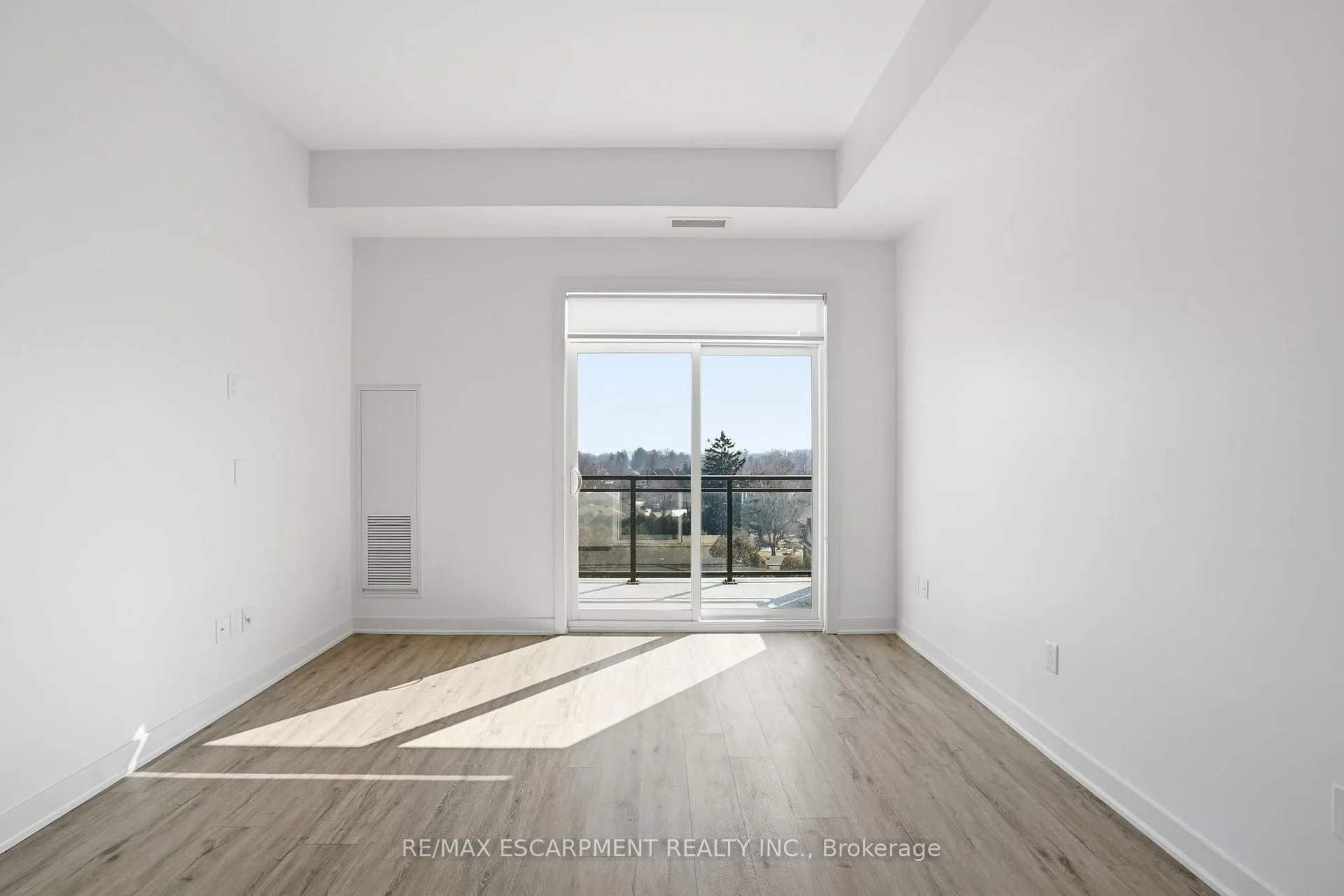 Photo 13 of Unit 618, 320 Plains Road E, Burlington, LaSalle — HOMEH