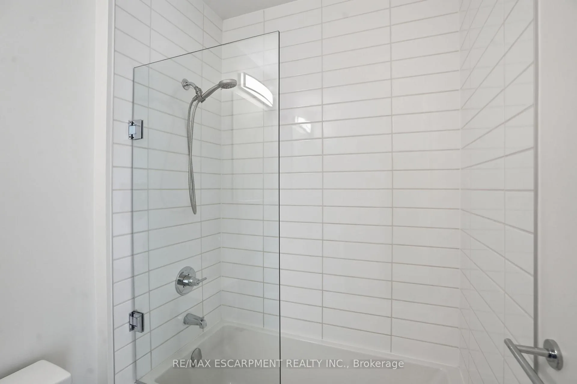 Photo 20 of Unit 618, 320 Plains Road E, Burlington, LaSalle — HOMEH