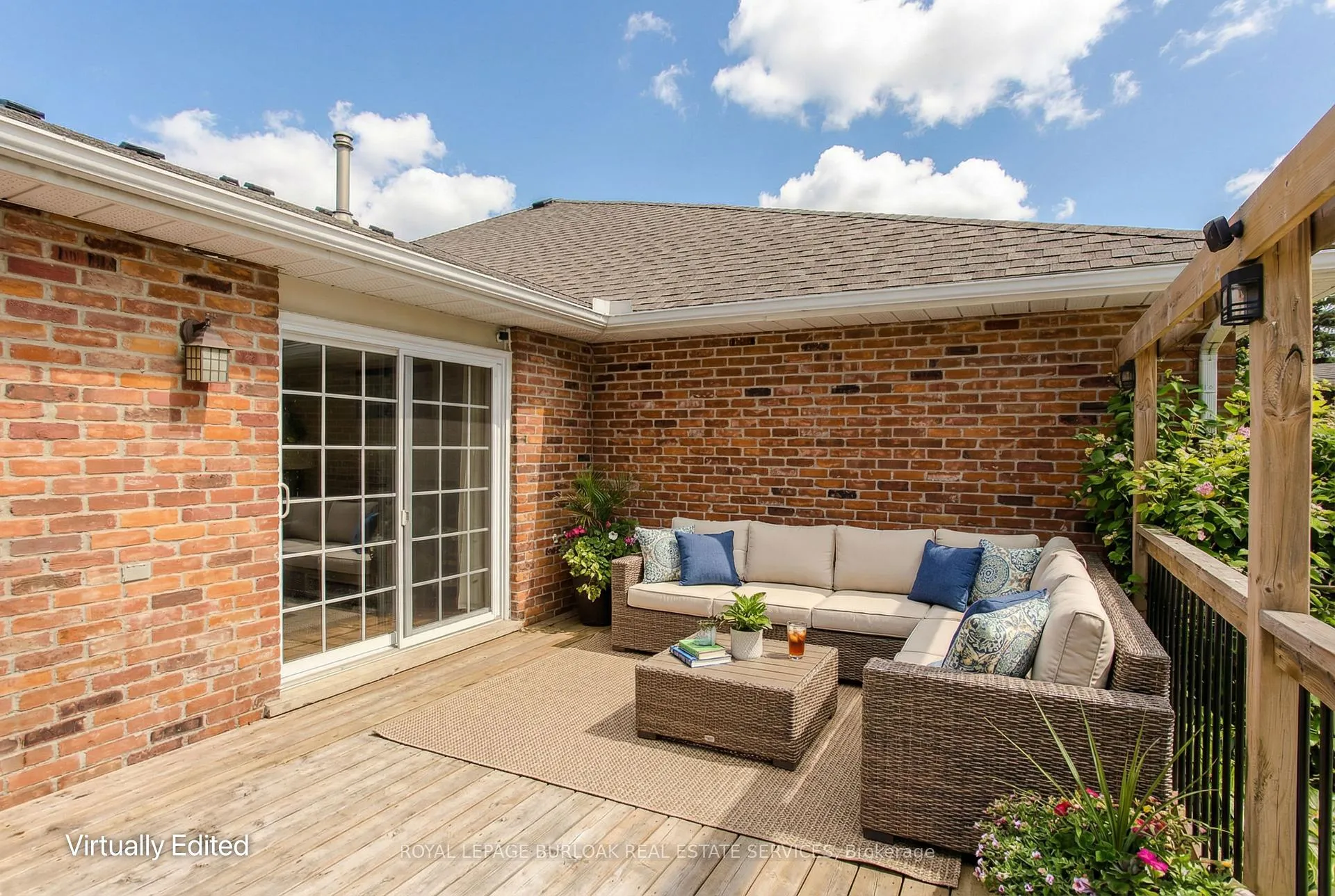 Photo 3 of Unit 26, 20 Meadowlands Boulevard, Hamilton, Meadowlands — HOMEH
