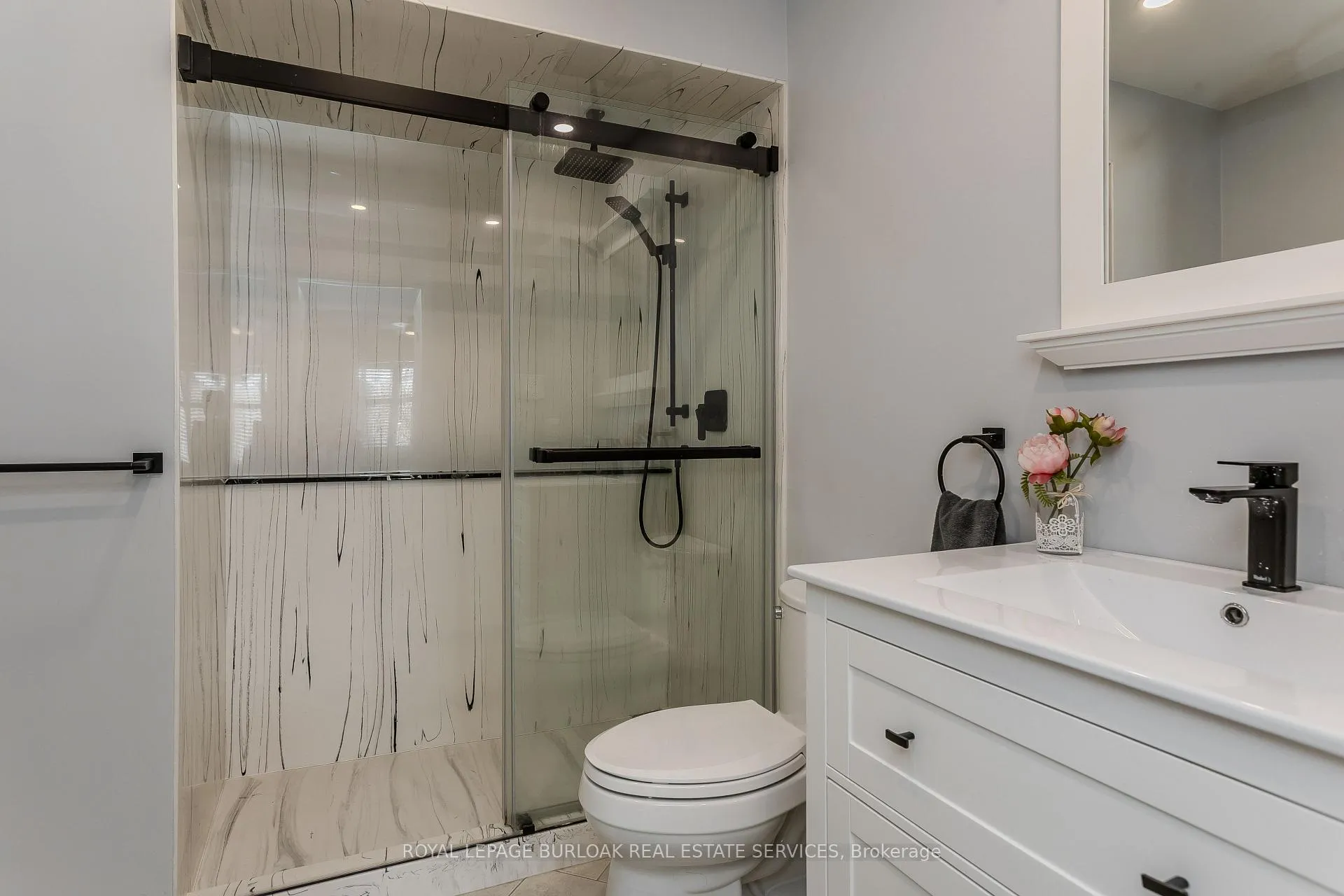 Photo 13 of Unit 26, 20 Meadowlands Boulevard, Hamilton, Meadowlands — HOMEH
