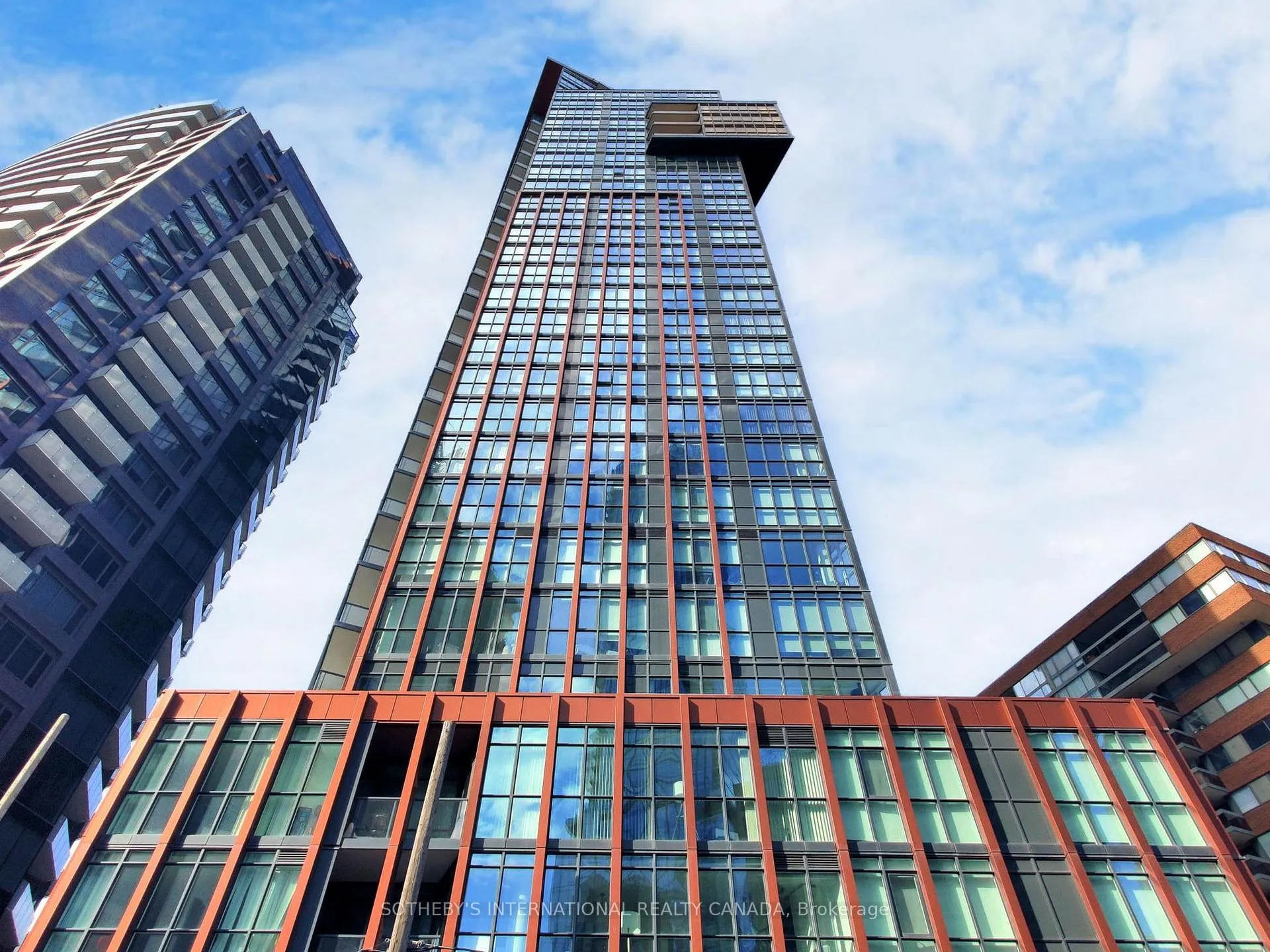 Front of Unit 1008, 32 Davenport Road
