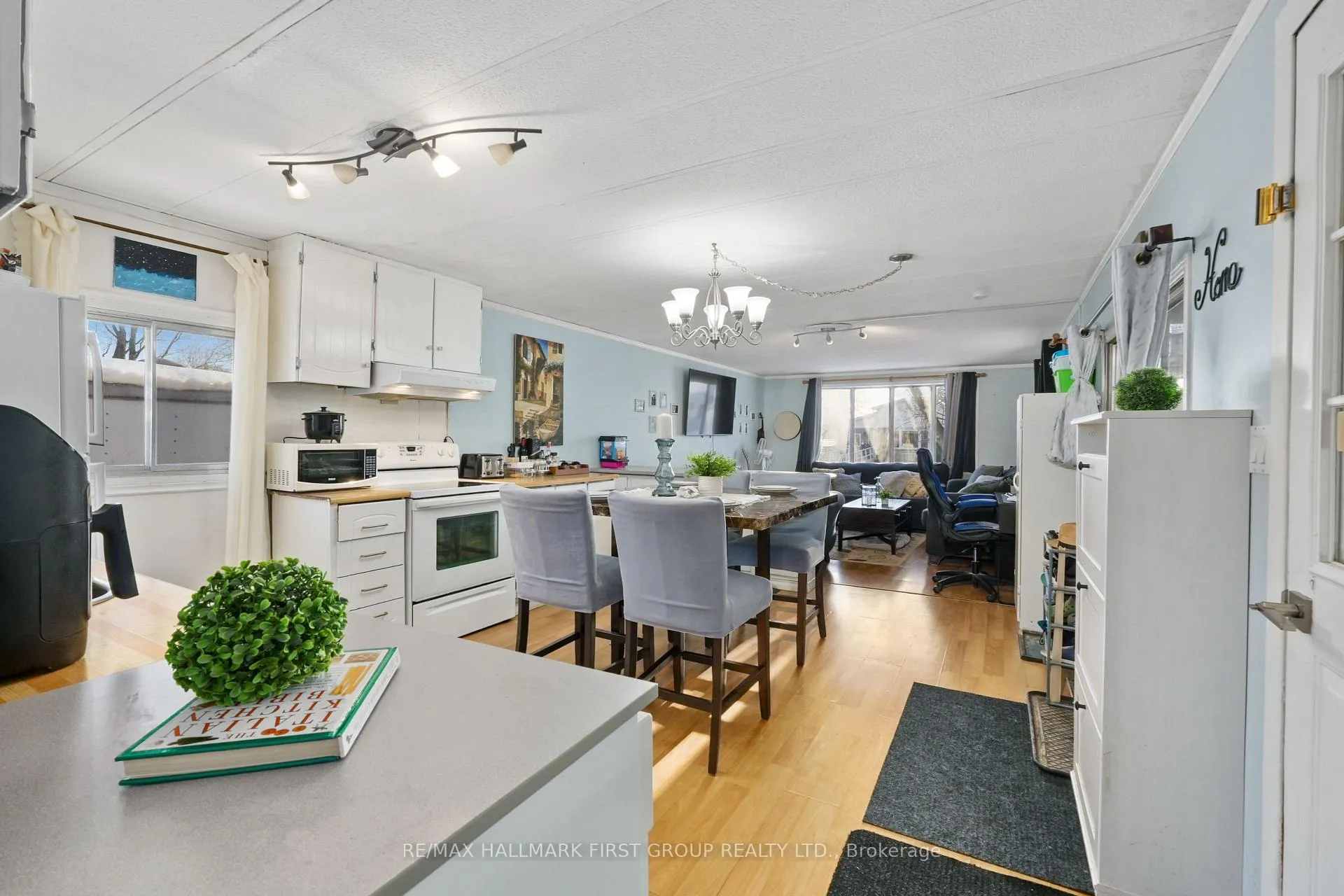 Photo 5 of 31 Valleyview Drive, Hamilton Township, Rural Hamilton — HOMEH