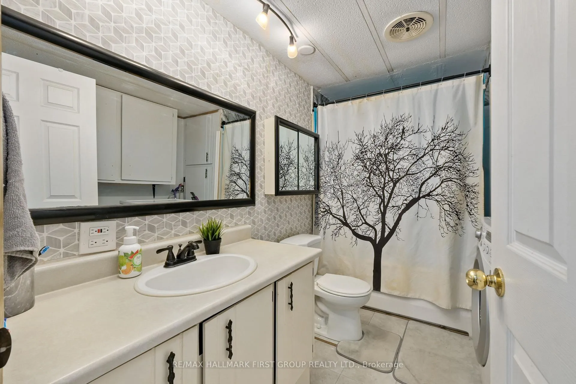 Photo 15 of 31 Valleyview Drive, Hamilton Township, Rural Hamilton — HOMEH
