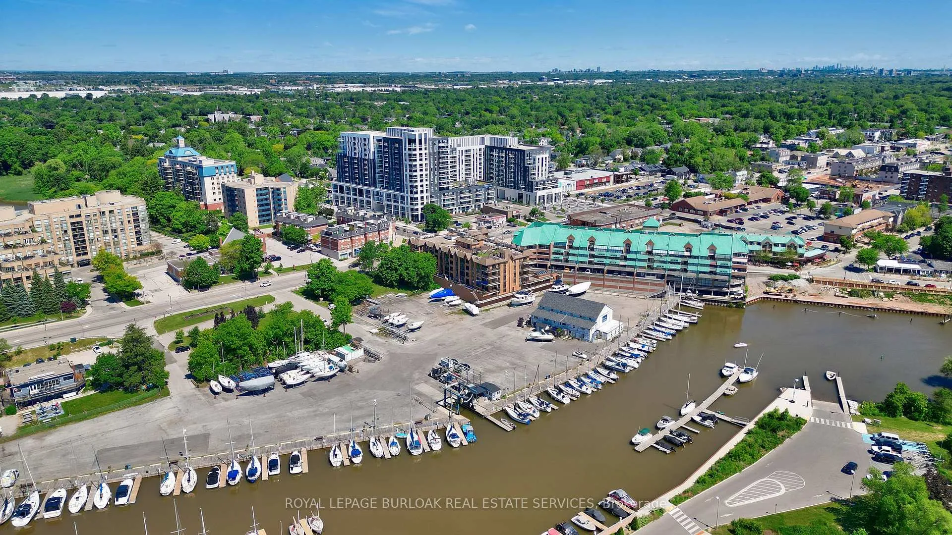 Photo 3 of Unit 303, 102 Bronte Road, Oakville, Bronte — HOMEH