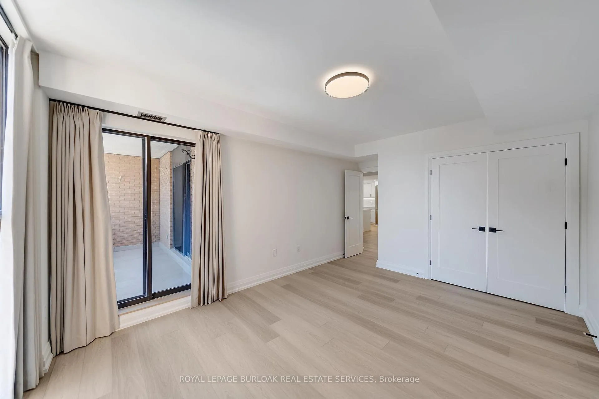 Photo 9 of Unit 303, 102 Bronte Road, Oakville, Bronte — HOMEH