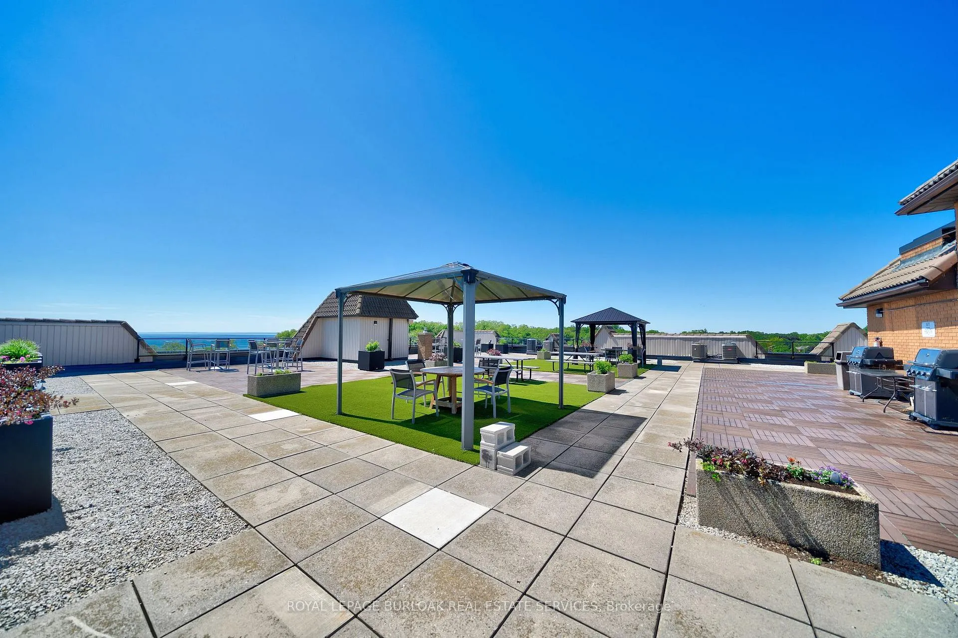 Photo 14 of Unit 303, 102 Bronte Road, Oakville, Bronte — HOMEH