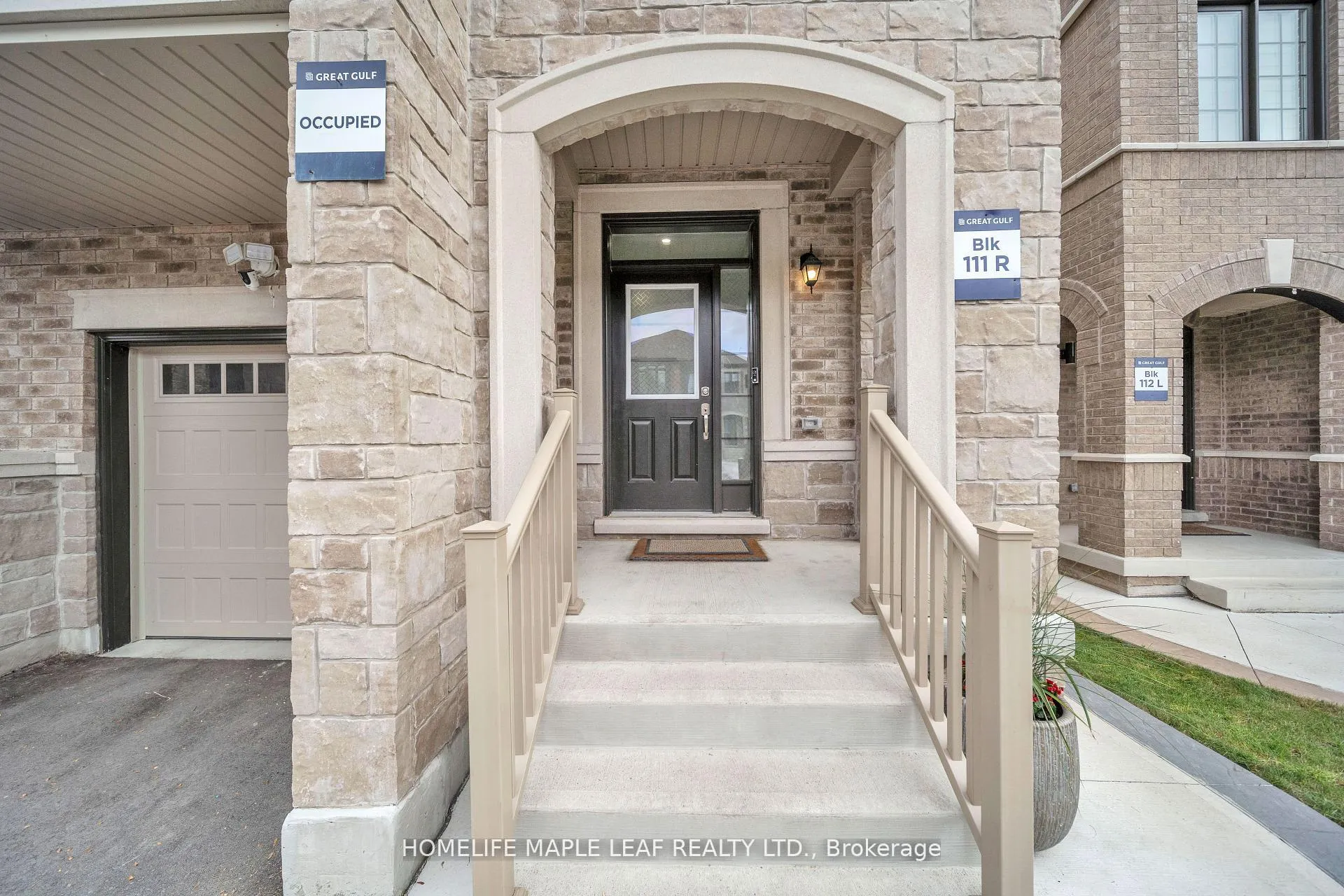 Photo 3 of 15 Quinton Ridge, Brampton, Bram West — HOMEH