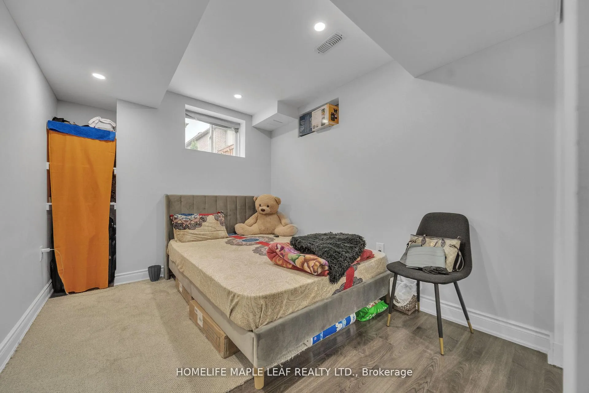 Photo 7 of 15 Quinton Ridge, Brampton, Bram West — HOMEH
