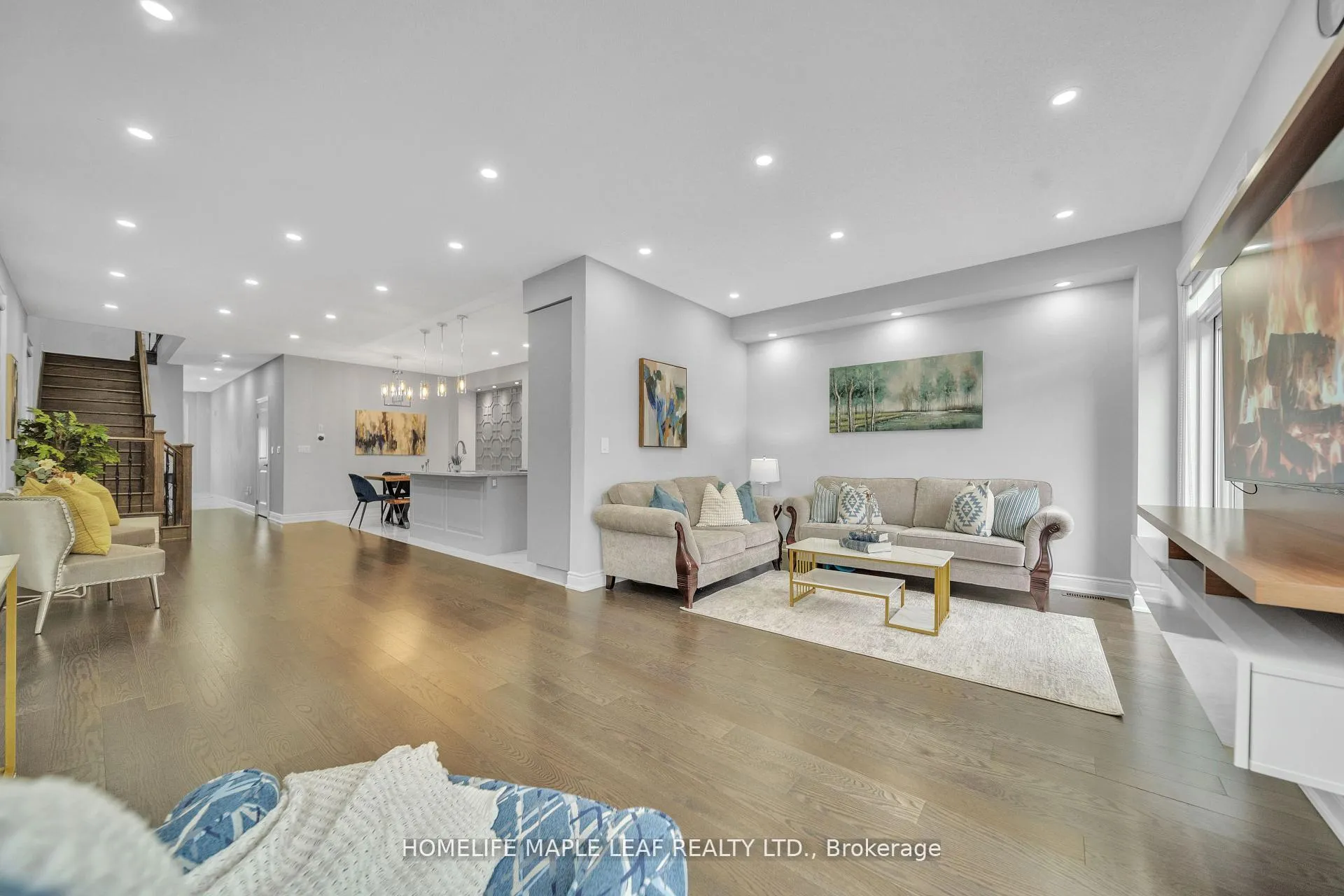 Photo 8 of 15 Quinton Ridge, Brampton, Bram West — HOMEH