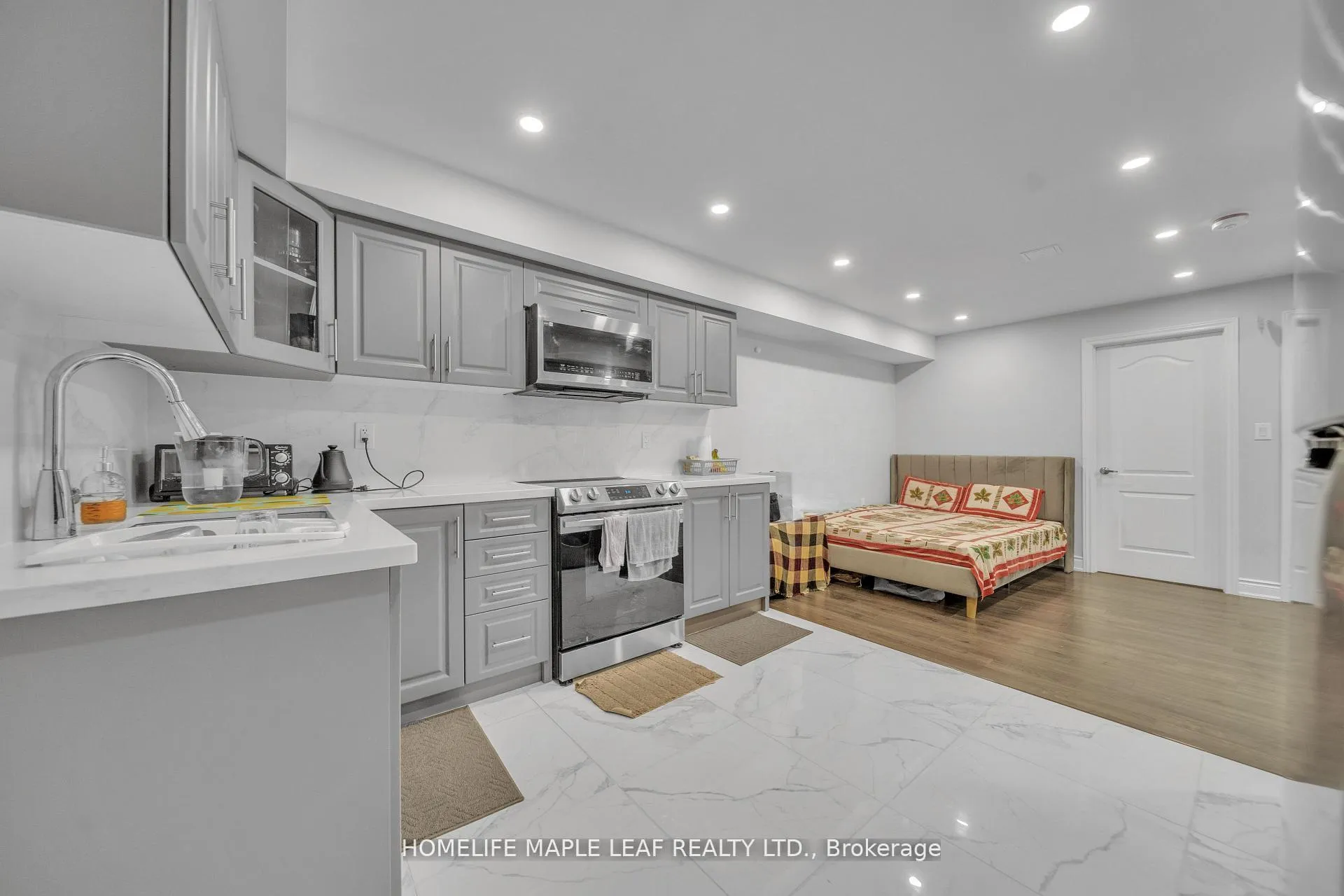 Photo 20 of 15 Quinton Ridge, Brampton, Bram West — HOMEH
