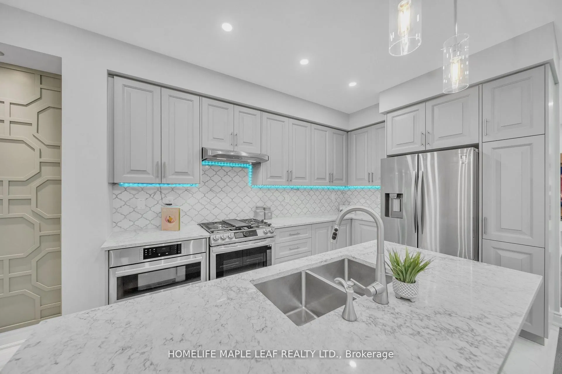 Photo 38 of 15 Quinton Ridge, Brampton, Bram West — HOMEH