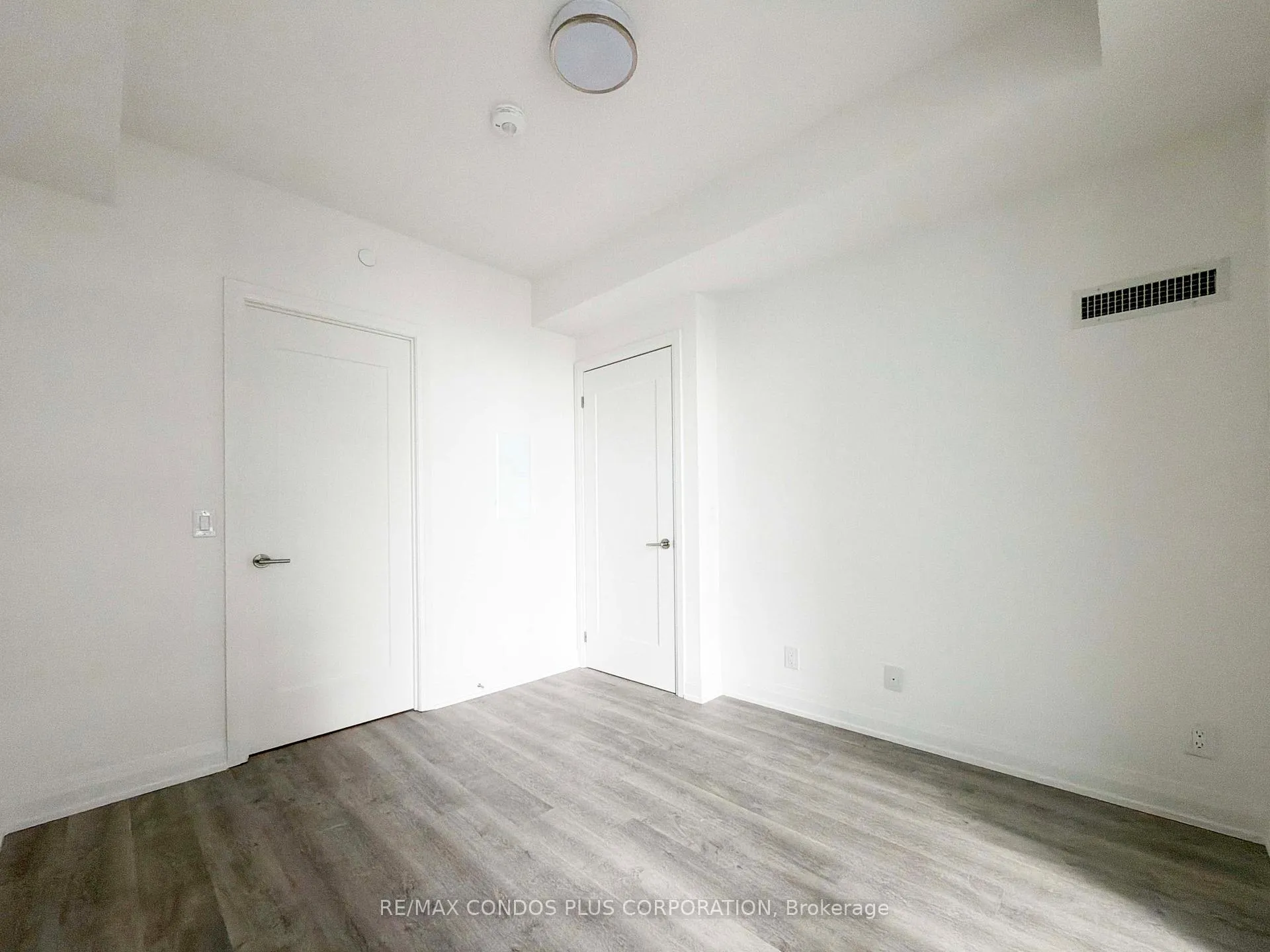 Photo 9 of Unit 2102, 65 Broadway Avenue, Toronto, Mount Pleasant West — HOMEH
