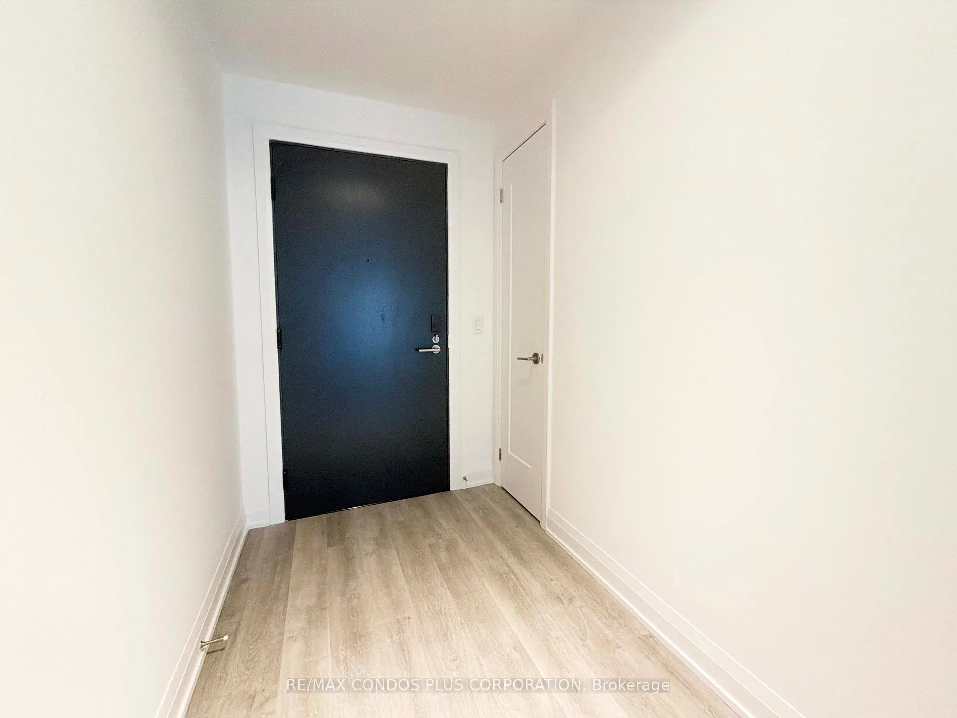 Photo 13 of Unit 2102, 65 Broadway Avenue, Toronto, Mount Pleasant West — HOMEH