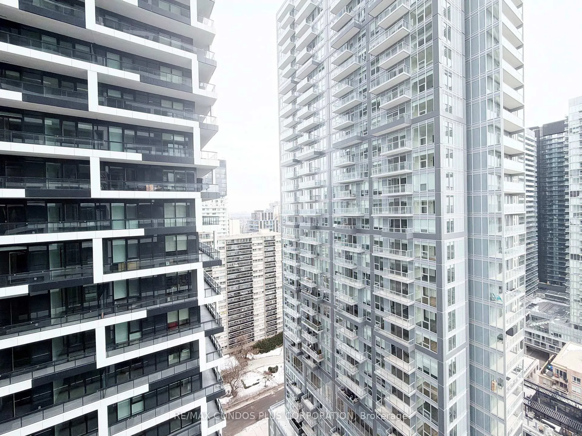 Photo 16 of Unit 2102, 65 Broadway Avenue, Toronto, Mount Pleasant West — HOMEH