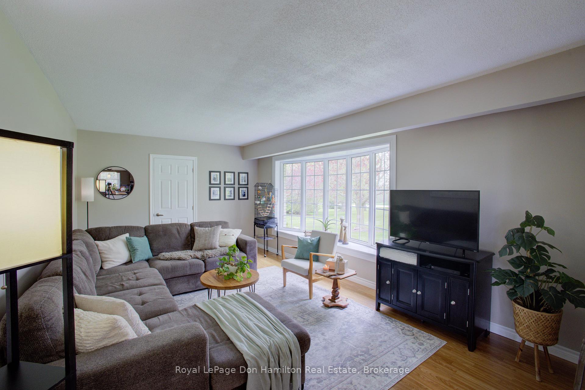 Photo 6 of 7434 Wellington Road 10, Mapleton, Rural Mapleton — HOMEH