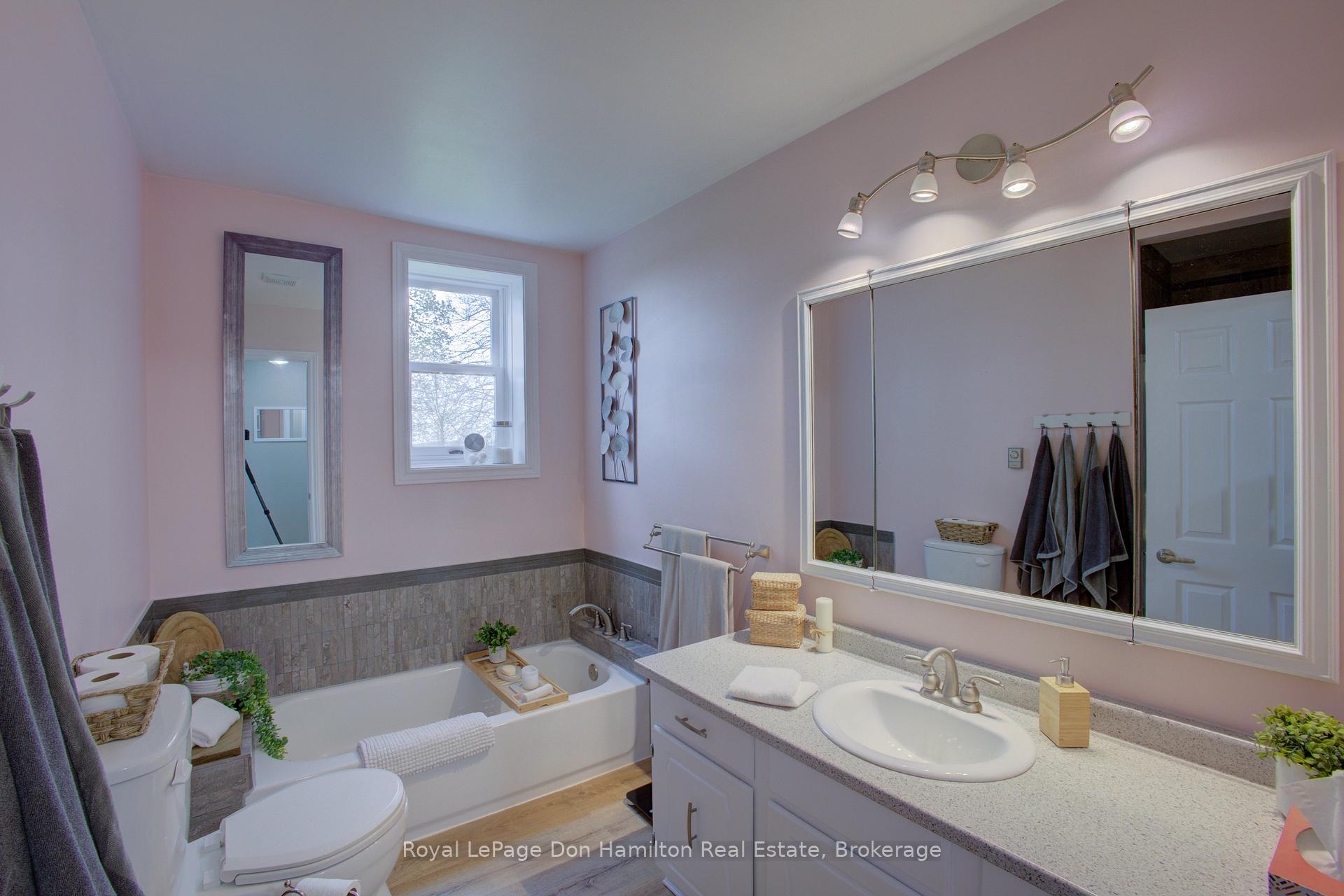 Photo 17 of 7434 Wellington Road 10, Mapleton, Rural Mapleton — HOMEH