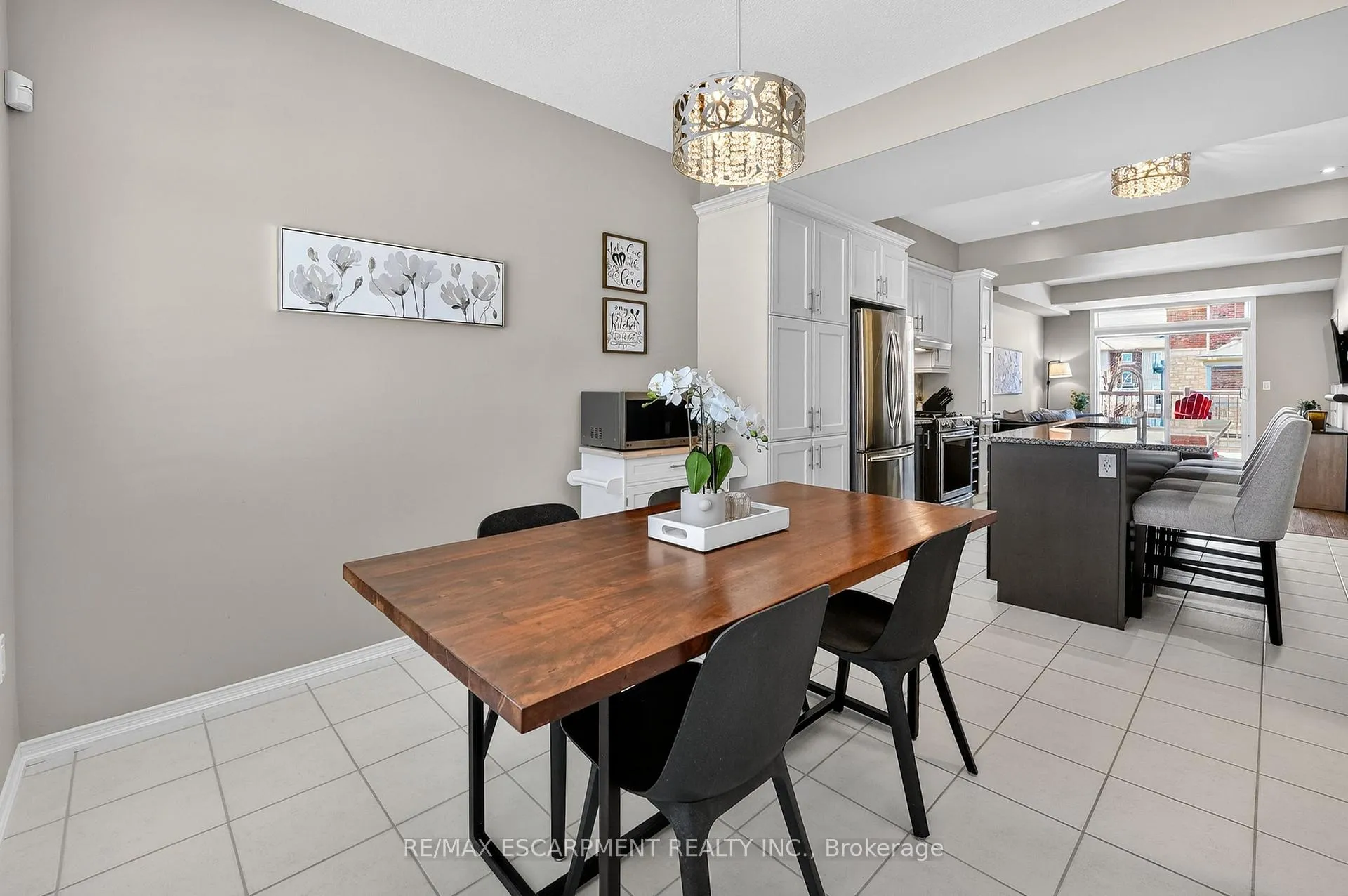 Photo 4 of 5048 Serena Drive, Lincoln, Beamsville — HOMEH