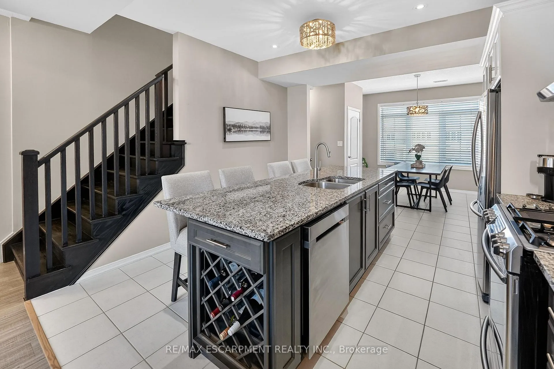 Photo 7 of 5048 Serena Drive, Lincoln, Beamsville — HOMEH