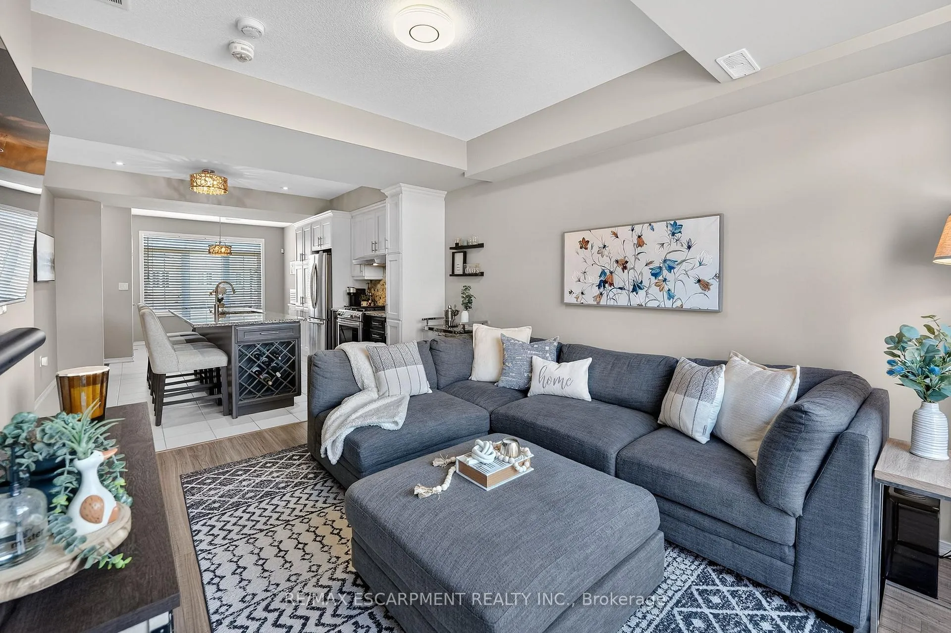 Photo 11 of 5048 Serena Drive, Lincoln, Beamsville — HOMEH