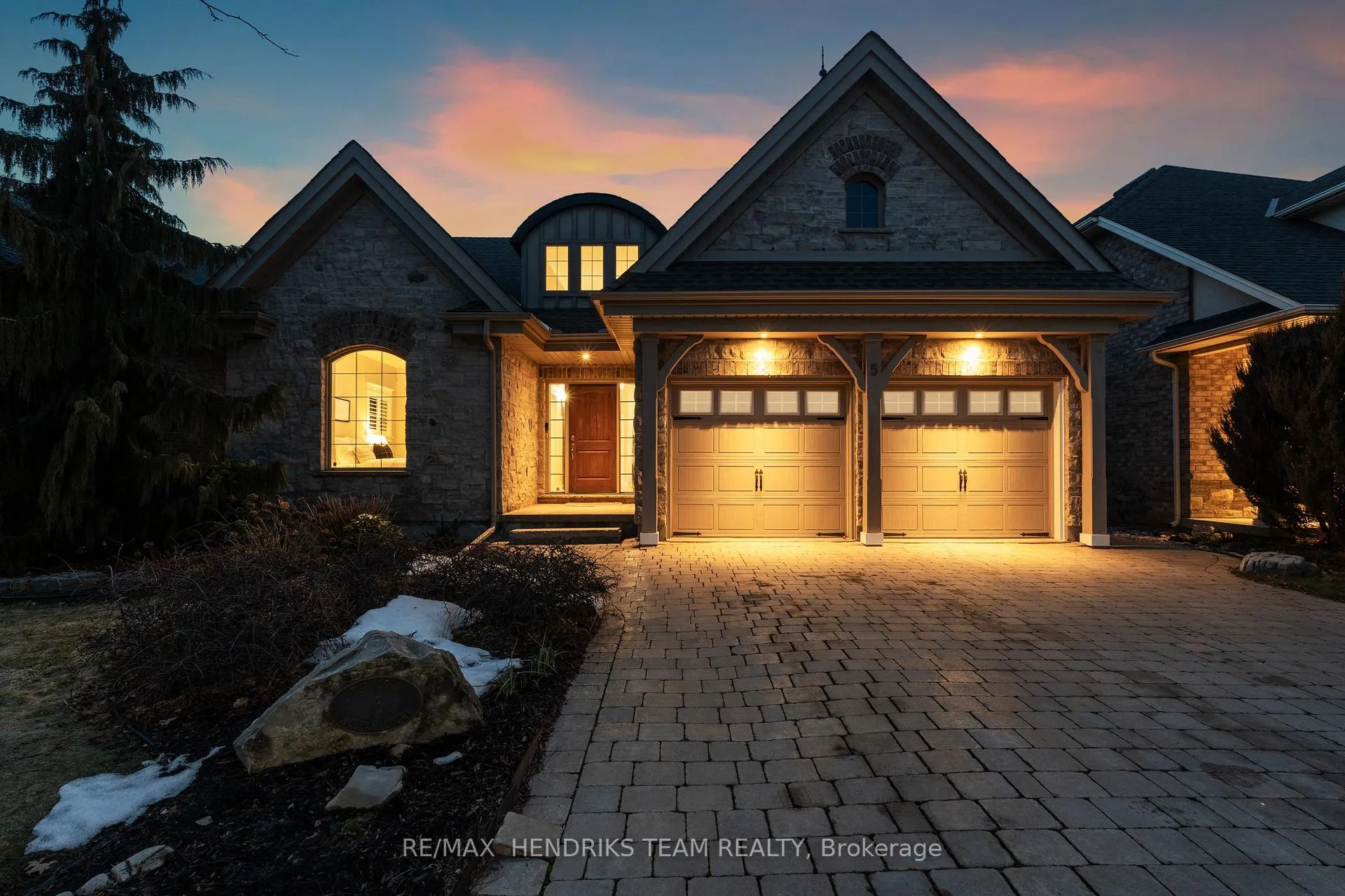 Photo 1 of 5 Mclean Court, St. Catharines, Grapeview — HOMEH