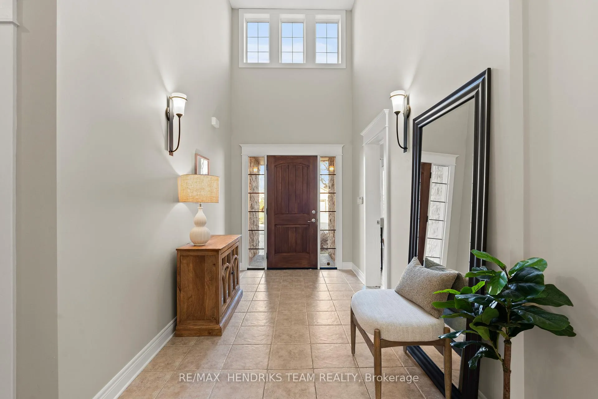 Photo 6 of 5 Mclean Court, St. Catharines, Grapeview — HOMEH