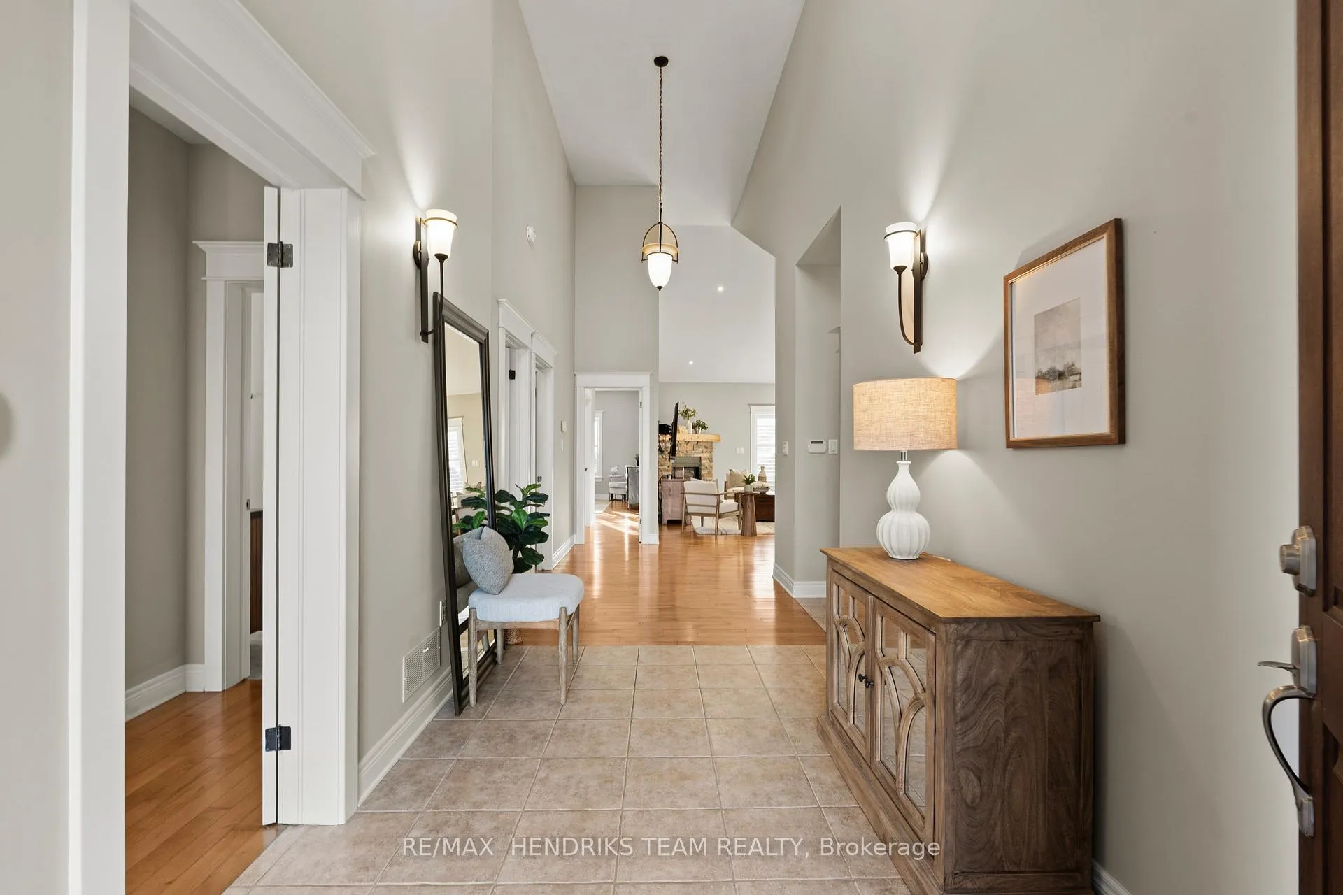 Photo 7 of 5 Mclean Court, St. Catharines, Grapeview — HOMEH