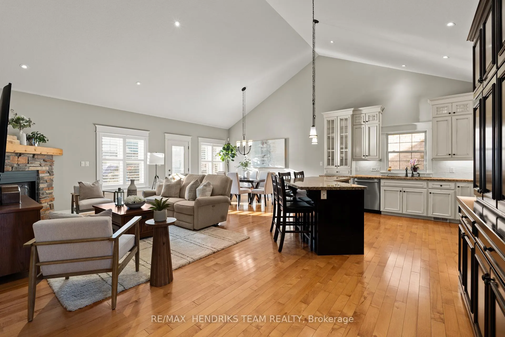 Photo 11 of 5 Mclean Court, St. Catharines, Grapeview — HOMEH