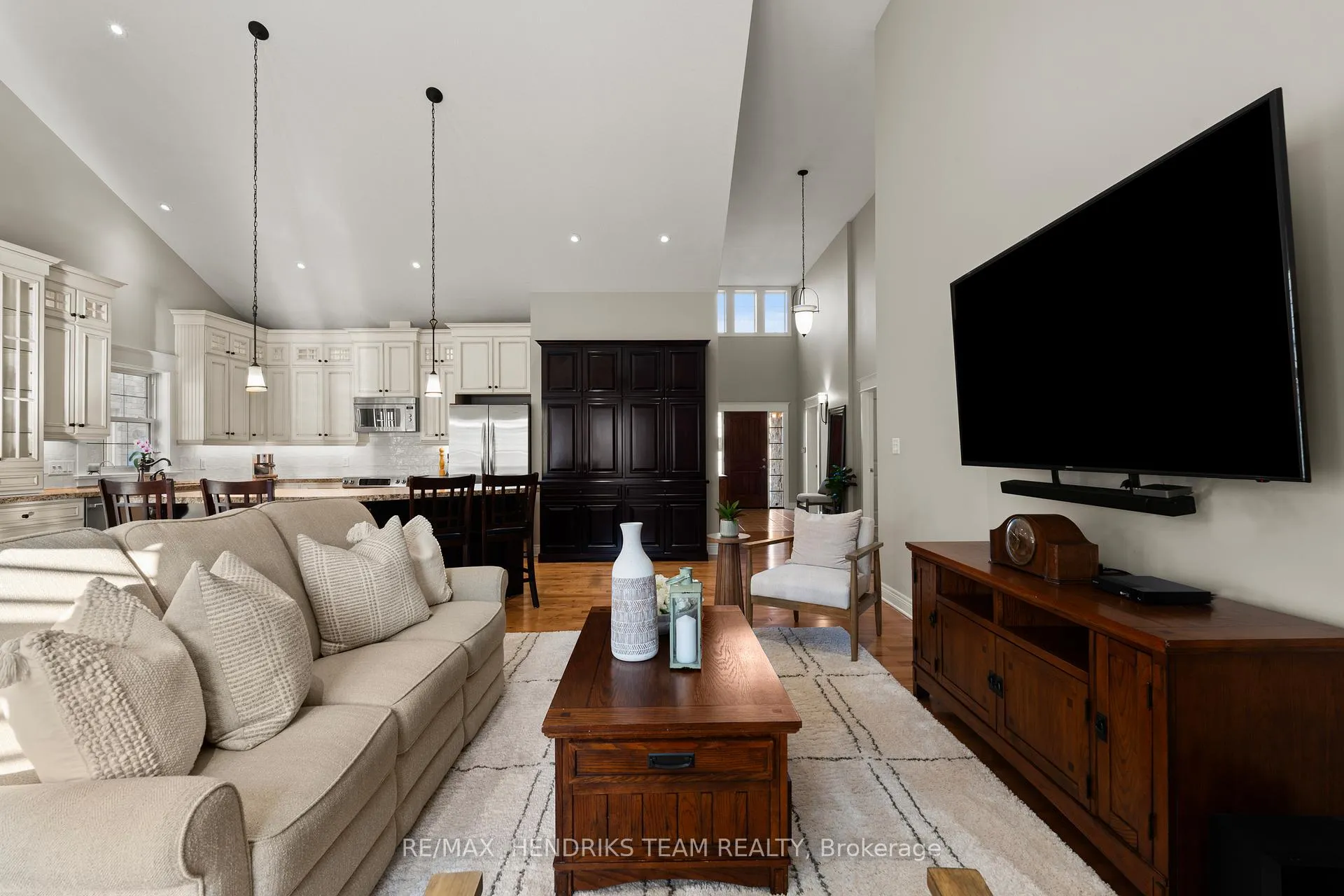 Photo 13 of 5 Mclean Court, St. Catharines, Grapeview — HOMEH