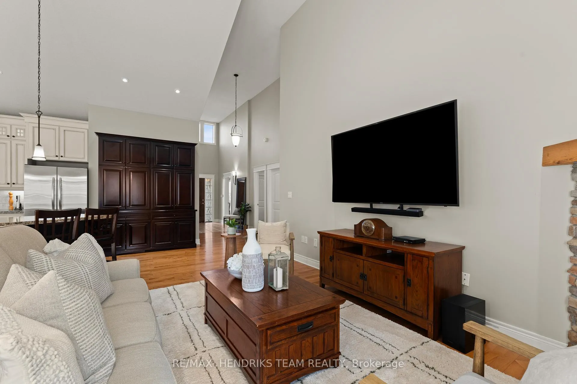 Photo 14 of 5 Mclean Court, St. Catharines, Grapeview — HOMEH