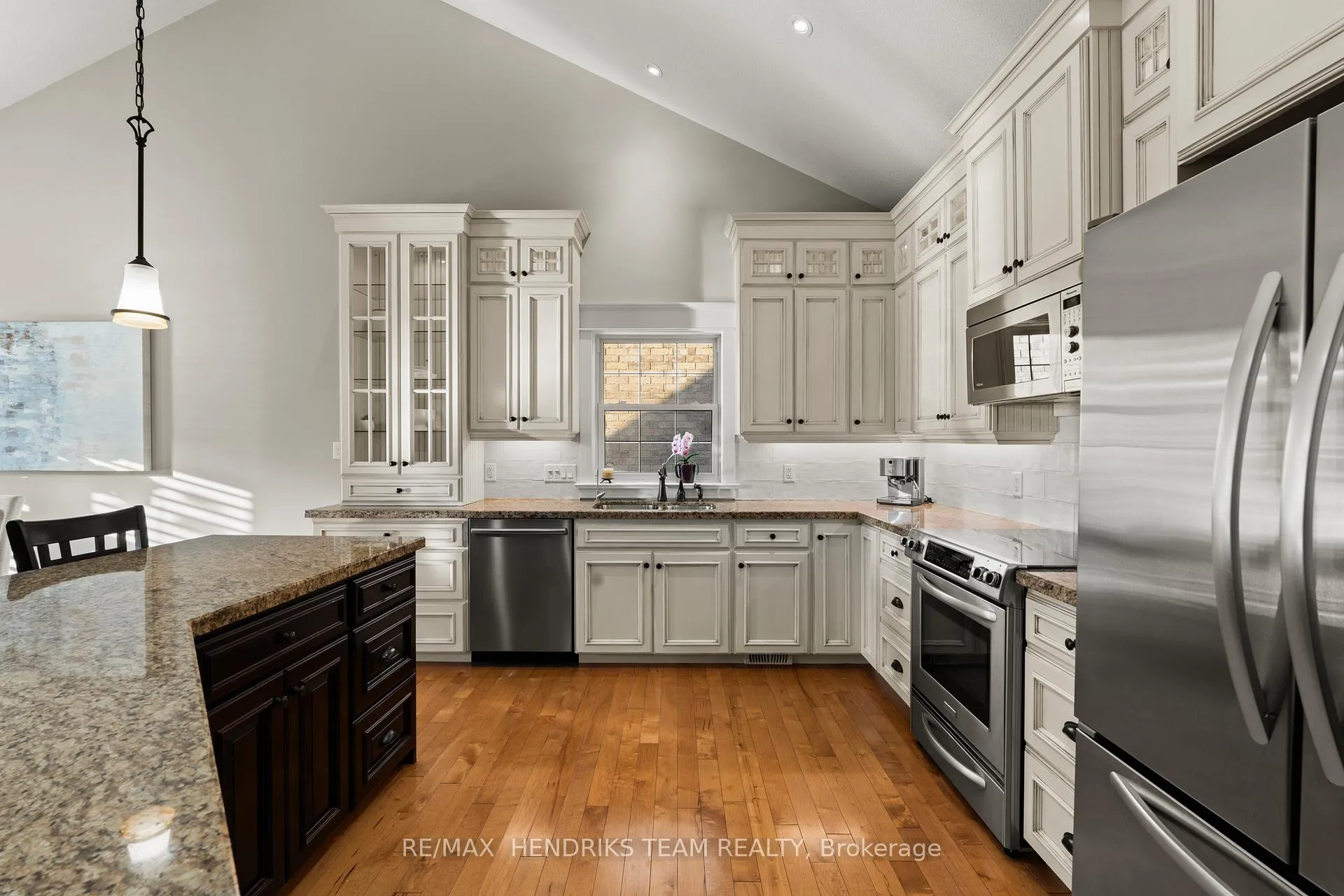 Photo 17 of 5 Mclean Court, St. Catharines, Grapeview — HOMEH