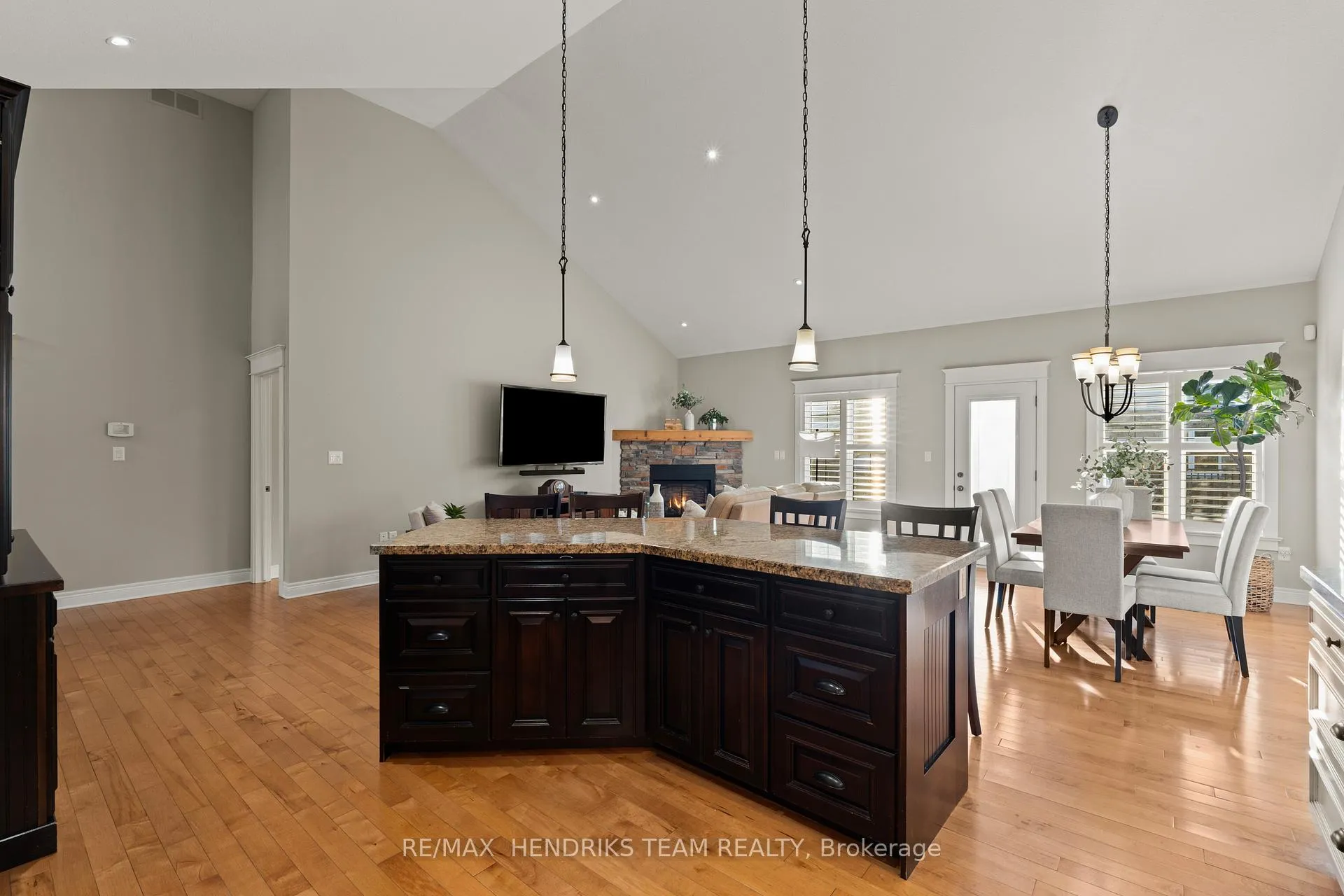 Photo 18 of 5 Mclean Court, St. Catharines, Grapeview — HOMEH