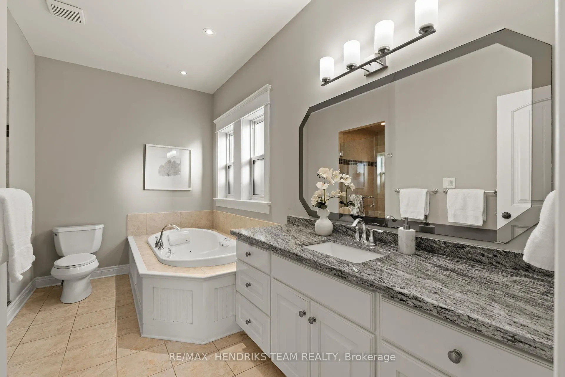 Photo 23 of 5 Mclean Court, St. Catharines, Grapeview — HOMEH