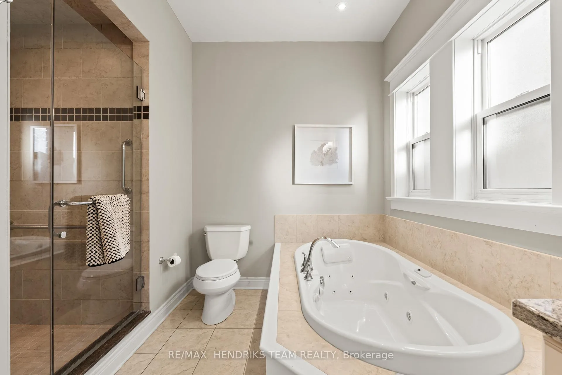 Photo 24 of 5 Mclean Court, St. Catharines, Grapeview — HOMEH