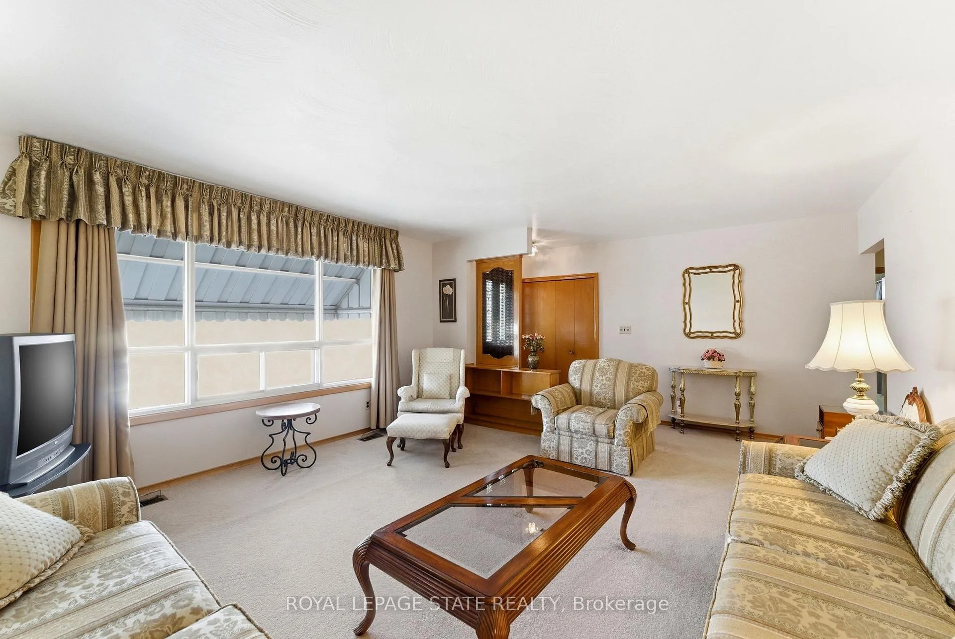 Photo 12 of 45 Cromwell Crescent, Hamilton, Greenford — HOMEH