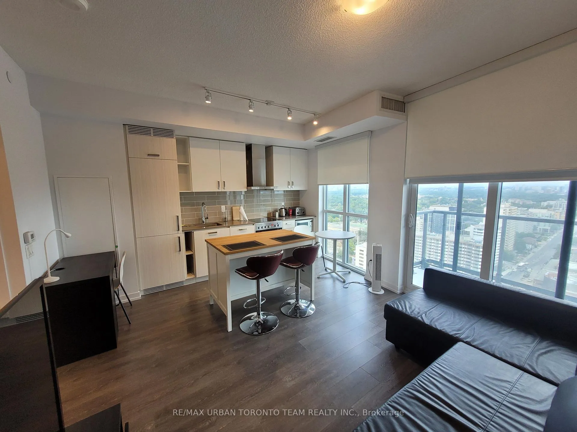 Photo 3 of Unit 2711, 125 Redpath Avenue, Toronto, Mount Pleasant West — HOMEH