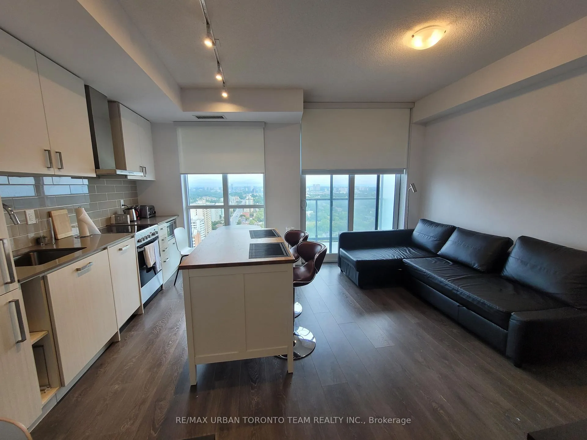 Photo 5 of Unit 2711, 125 Redpath Avenue, Toronto, Mount Pleasant West — HOMEH