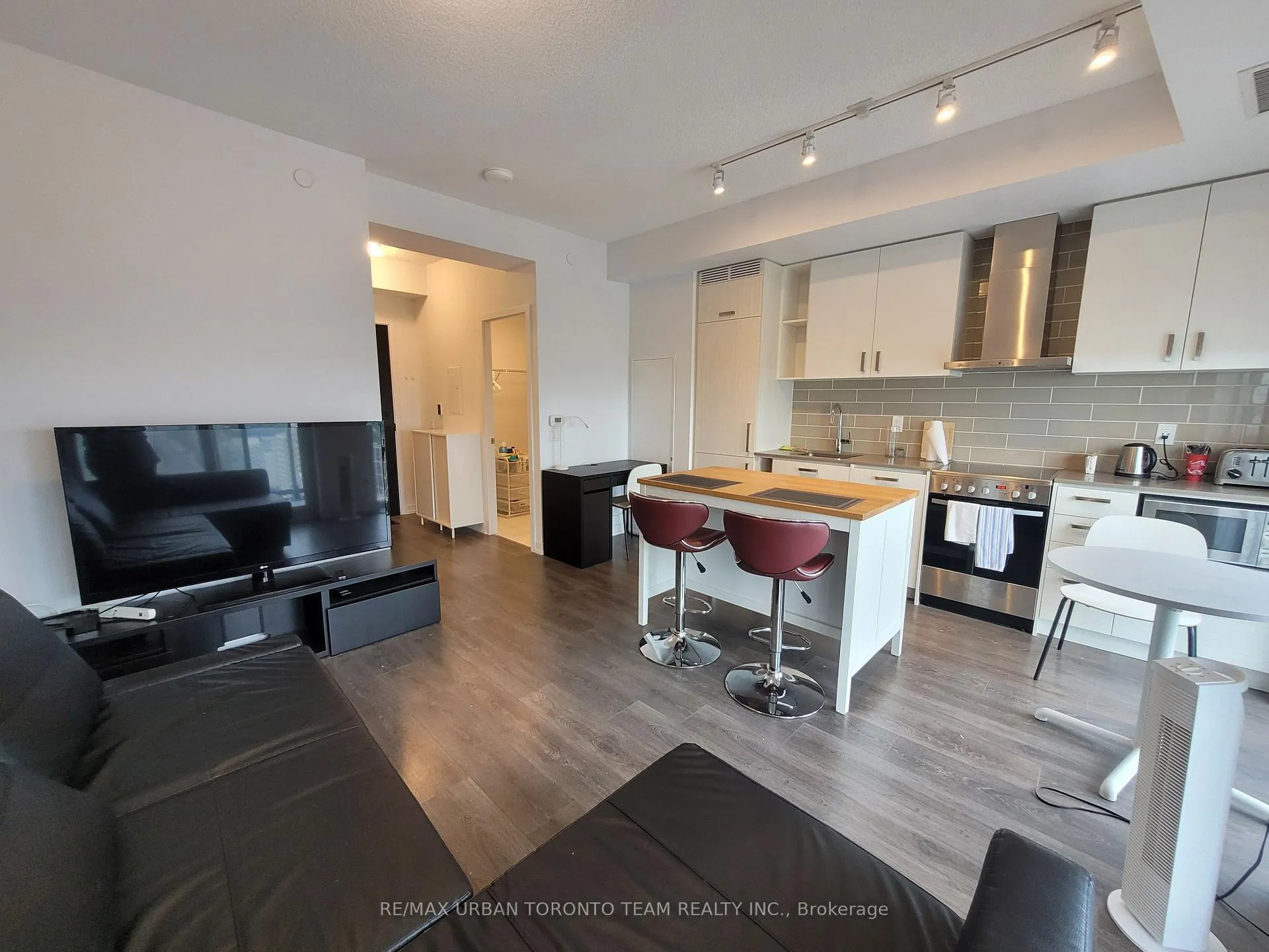 Photo 8 of Unit 2711, 125 Redpath Avenue, Toronto, Mount Pleasant West — HOMEH