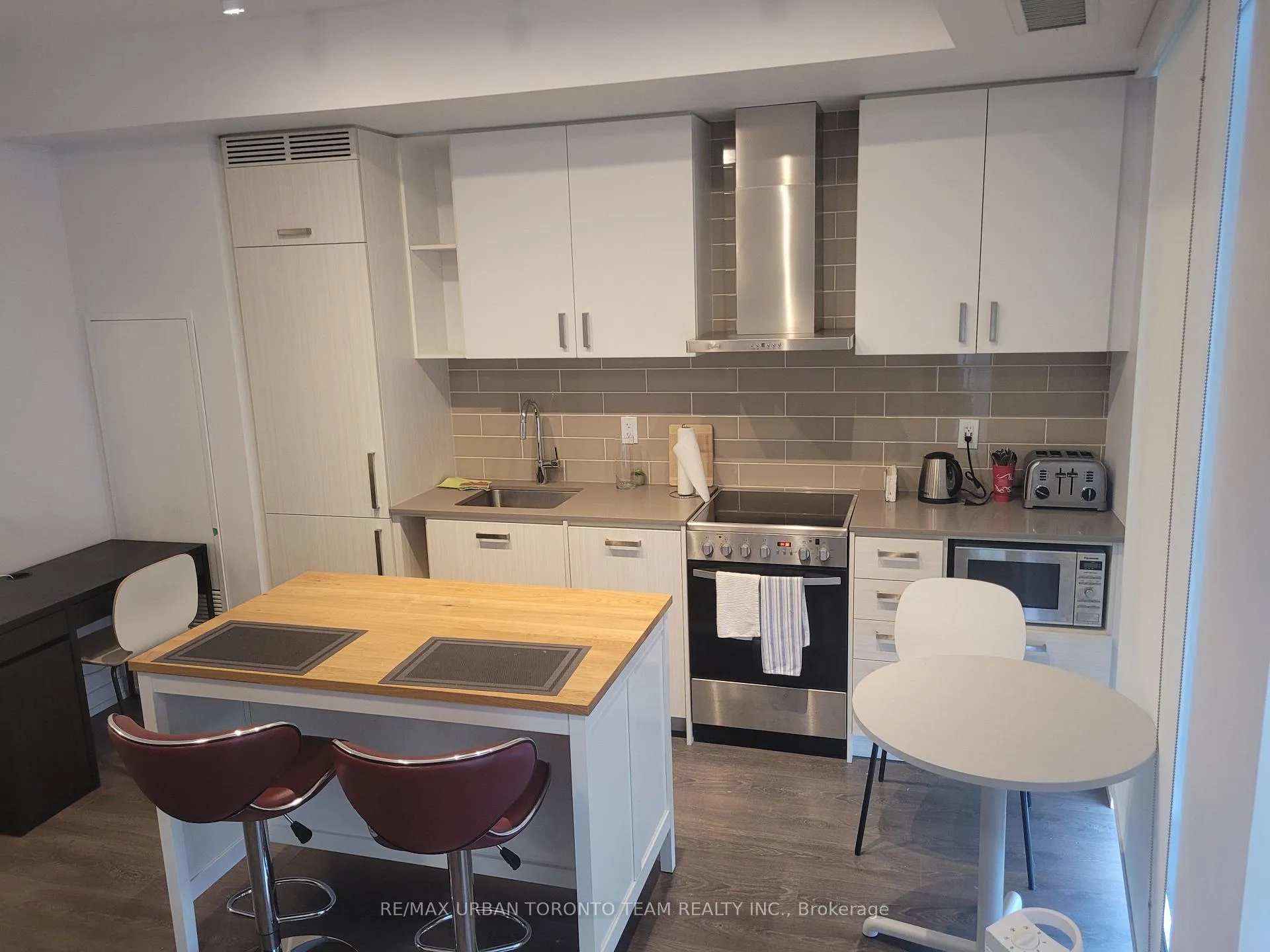 Photo 13 of Unit 2711, 125 Redpath Avenue, Toronto, Mount Pleasant West — HOMEH