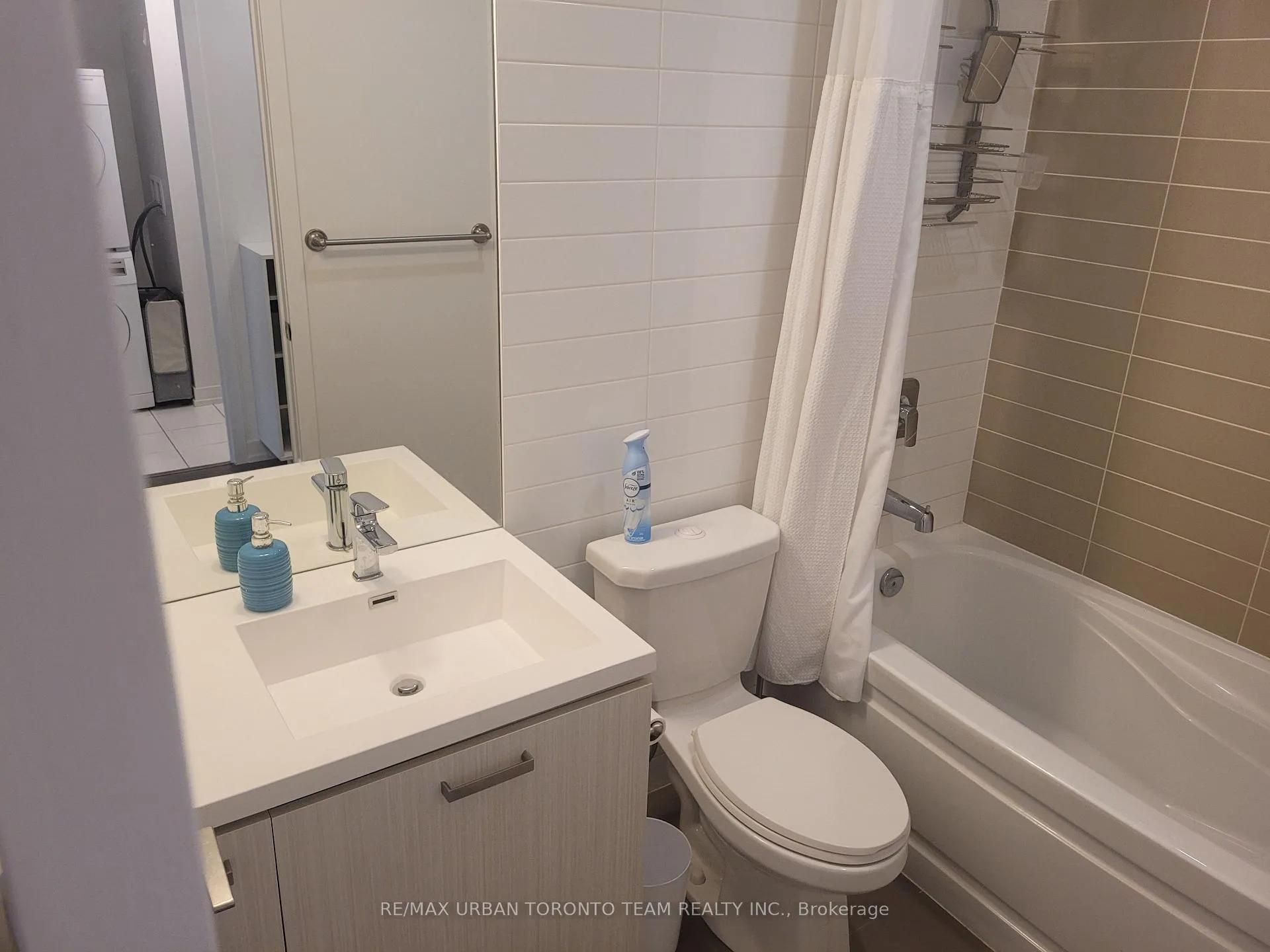 Photo 18 of Unit 2711, 125 Redpath Avenue, Toronto, Mount Pleasant West — HOMEH