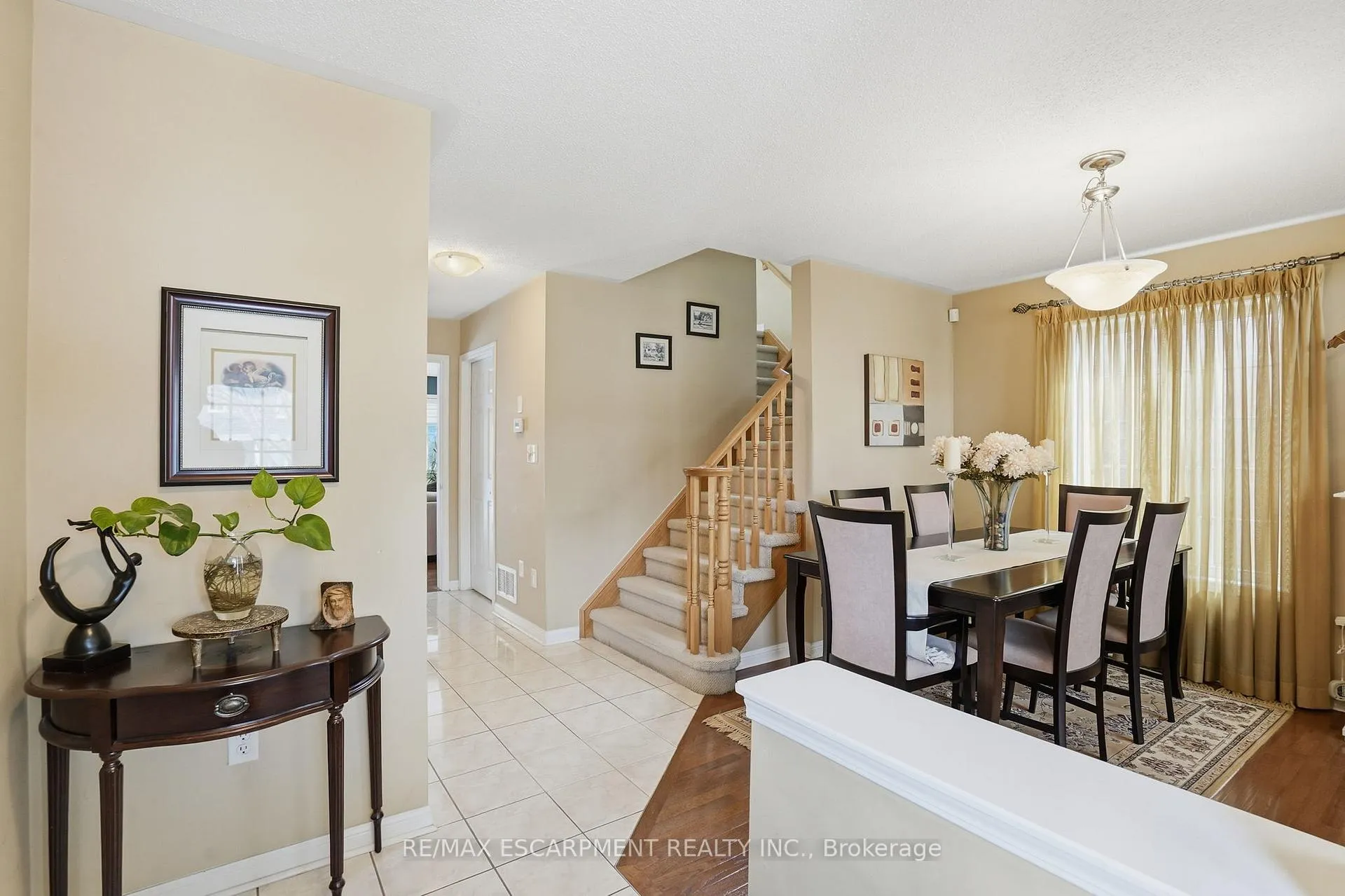 Photo 4 of 2505 Valleyridge Drive, Oakville, Bronte Creek — HOMEH