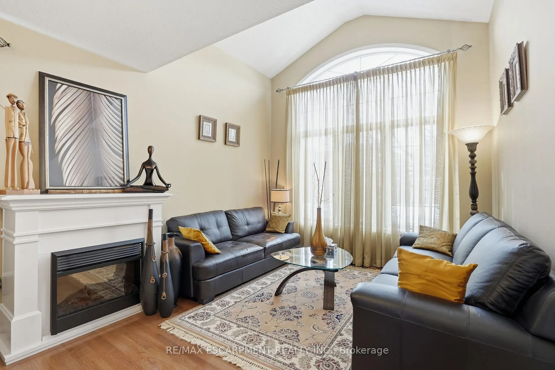 Photo 7 of 2505 Valleyridge Drive, Oakville, Bronte Creek — HOMEH